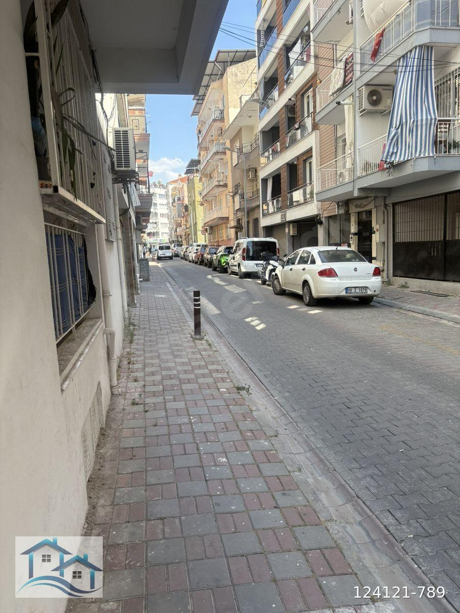 Cumhuriyet Mahallesinda Aile apartmanı