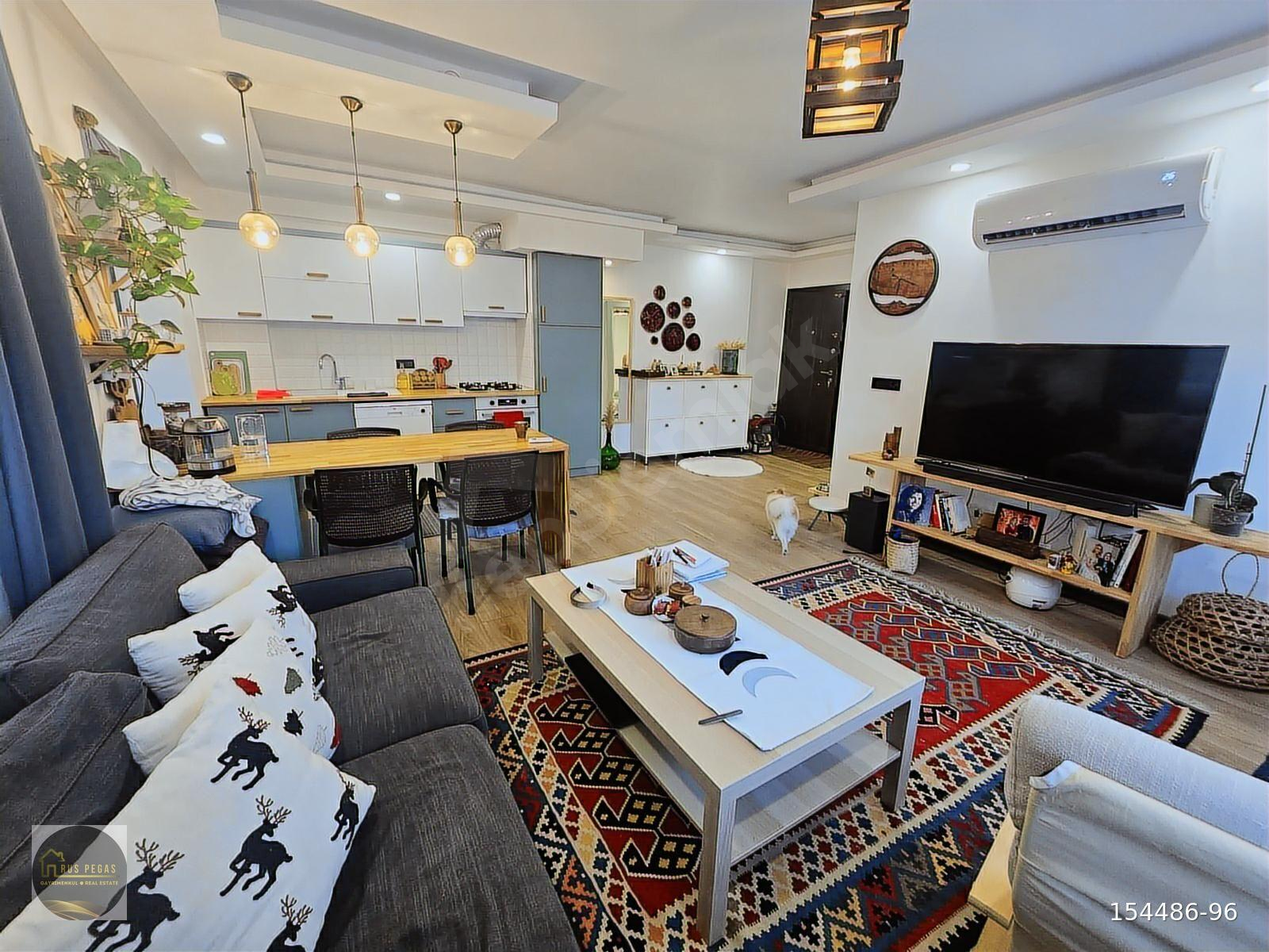 ŞEHİR MERKEZİNDE SATILIK 2+1 DAİRE