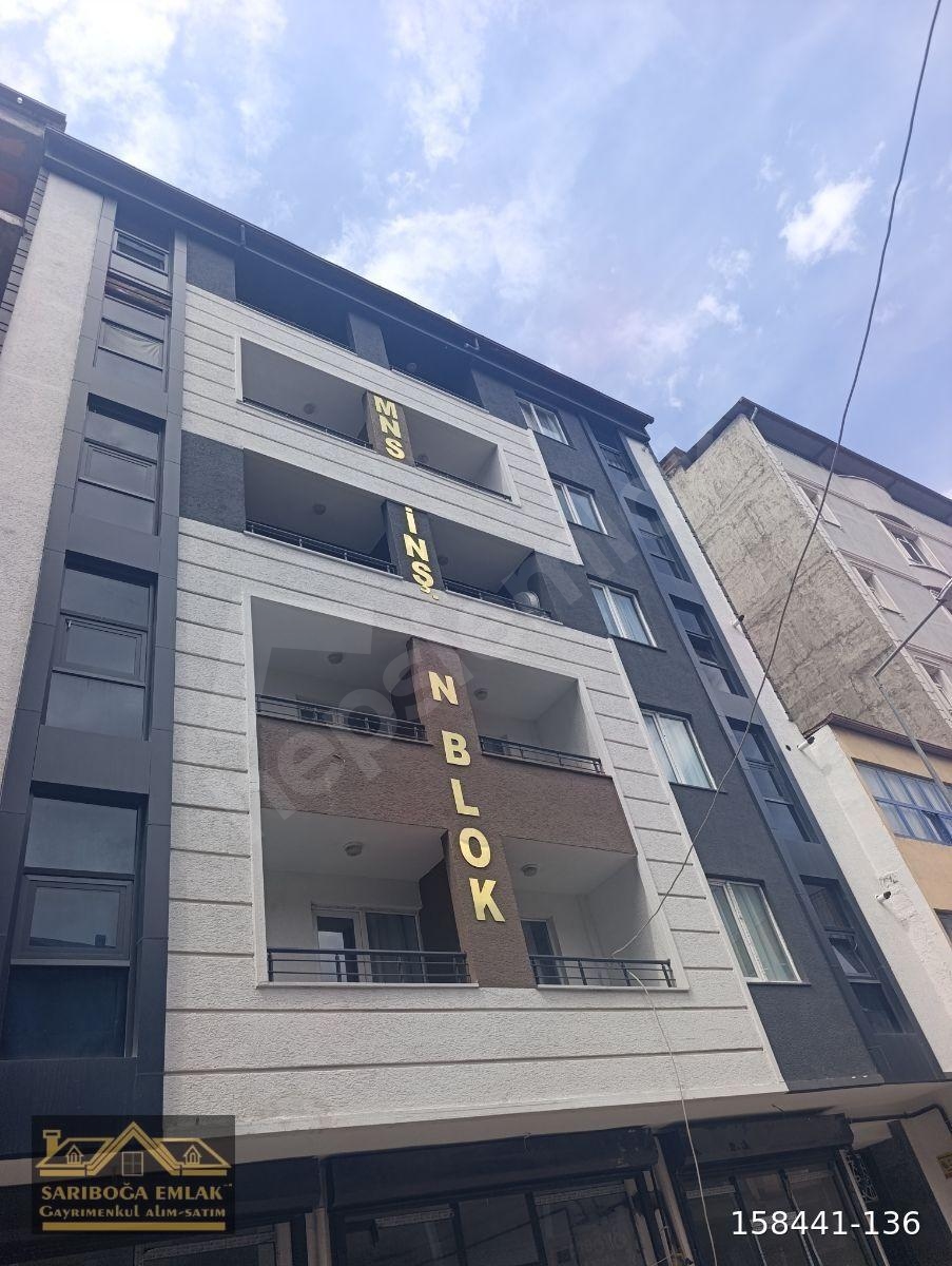 Doğubayazıt Merkezinde Asansörlü Doğal Gazlı eşyalı 1+1 daire