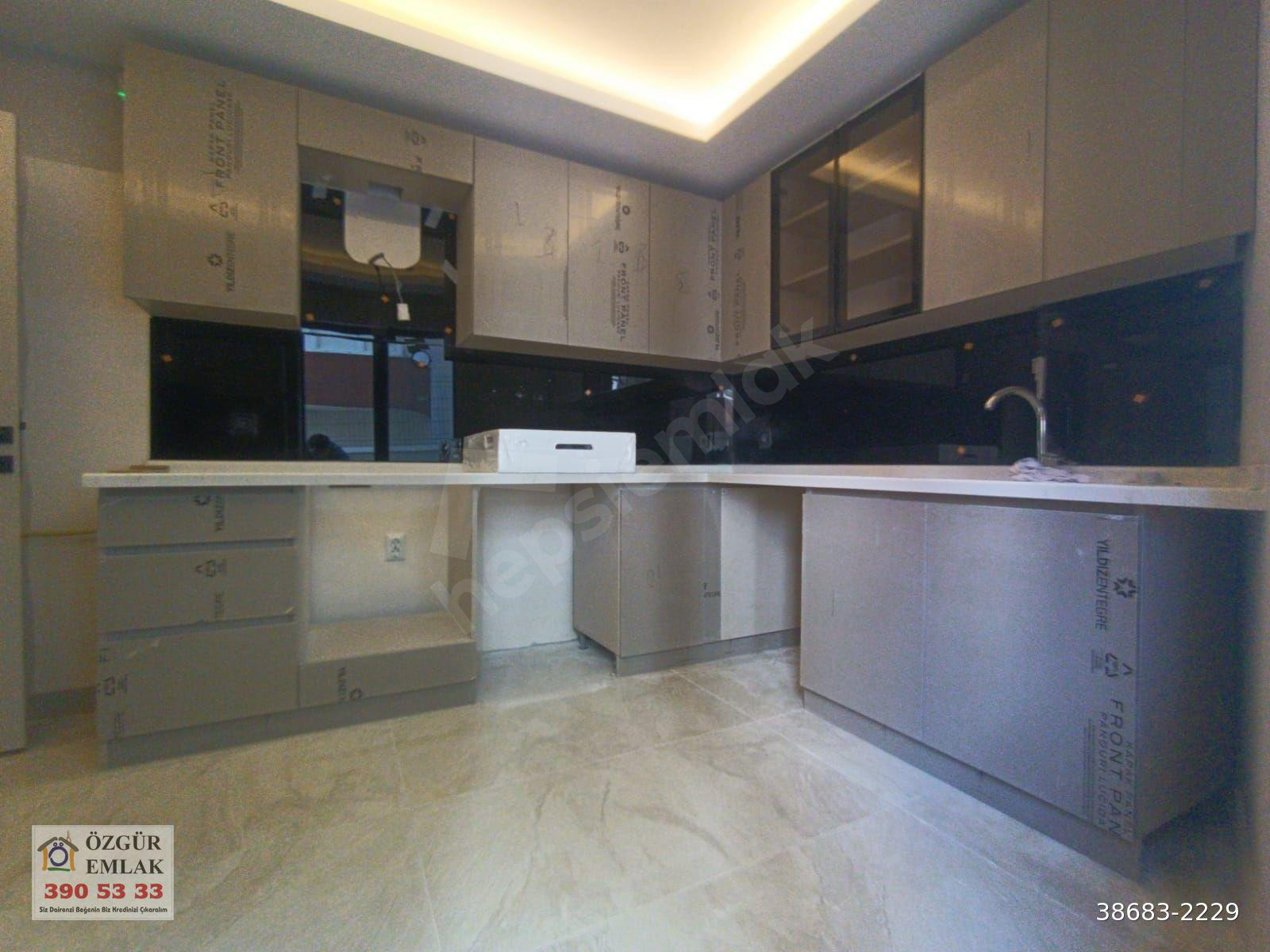 TÜRKÖZÜ MH'DE CADDE ÜSTÜ 2+1 LÜX YAPILI SIFIR KİRALIK DAİRE