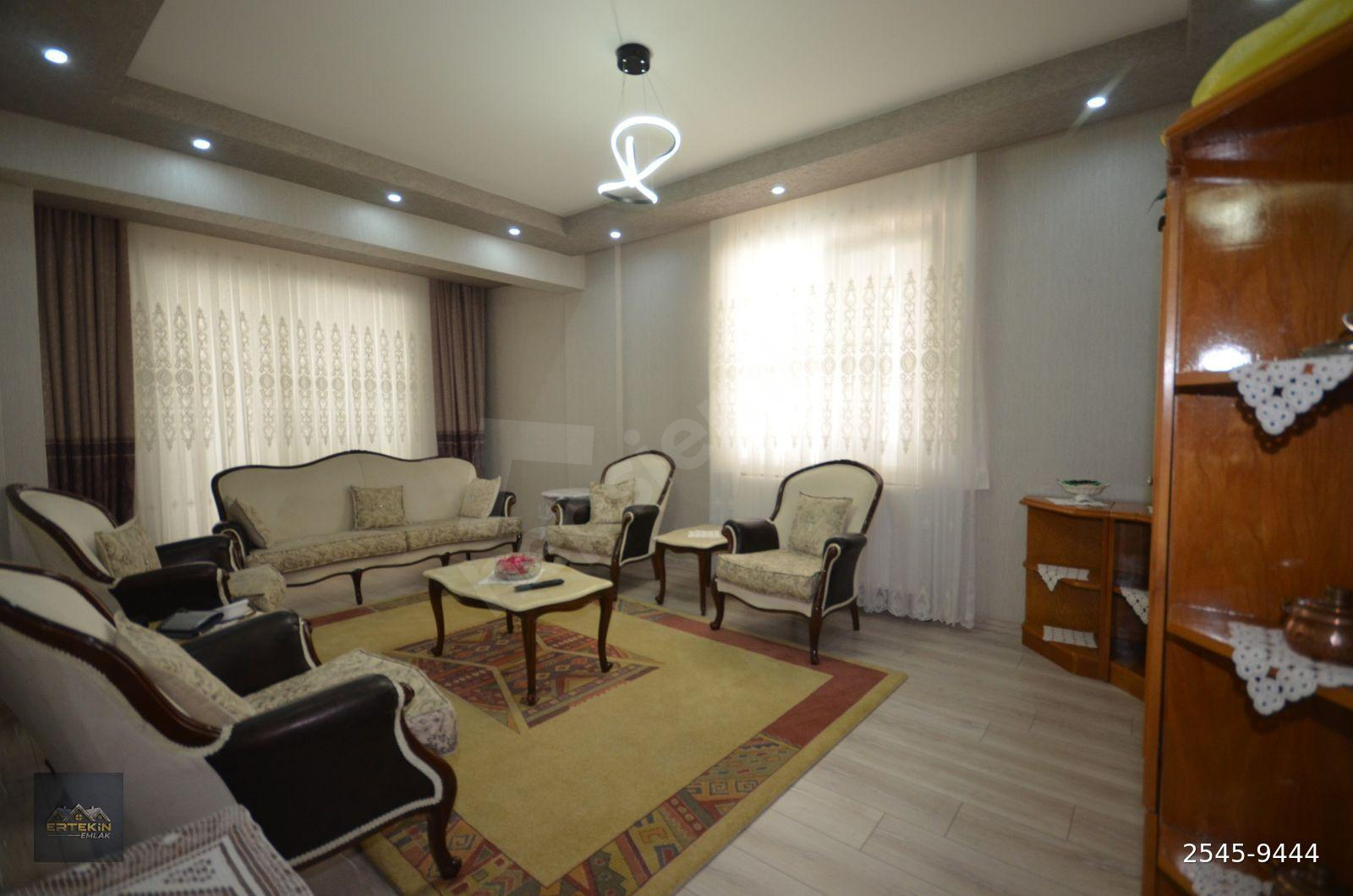 ERTEKİN EMLAK'TAN PURSAKLAR'DA SİTE İÇERİSİNDE G.ODALI TERAS BALKON'LU 3+1 DAİRE