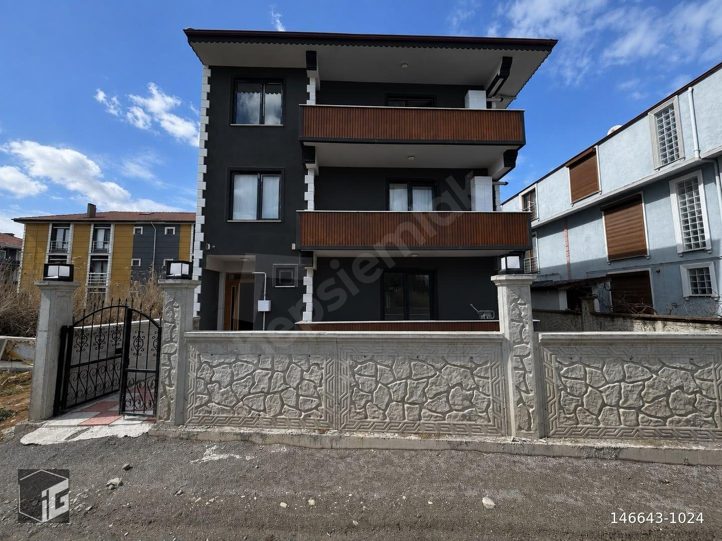 KARASU'DA YAZLIK DAİRE SAHİBİ OLMA FIRSATI MUHTEŞEM 1+1 DAİRE