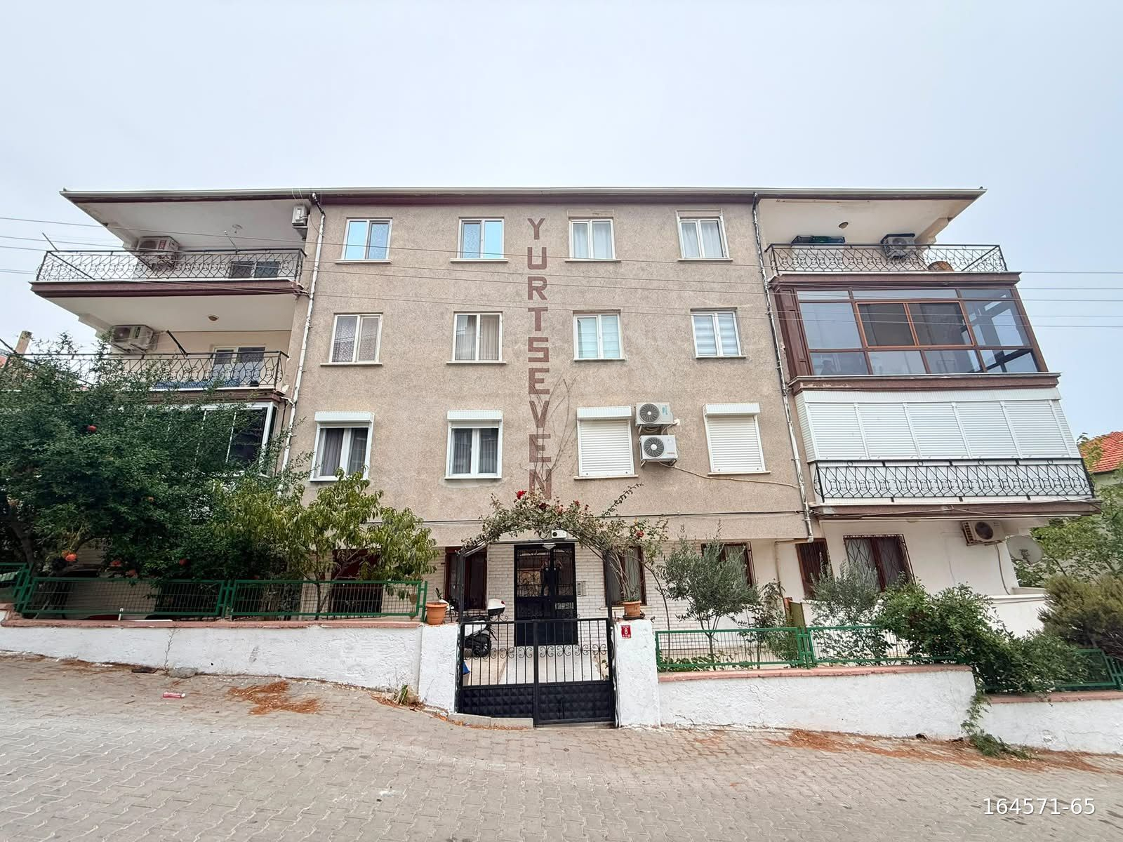 Efe Emlaktan sarımsaklı bölgesinde deniz manzaralı satılık 2+1 daire