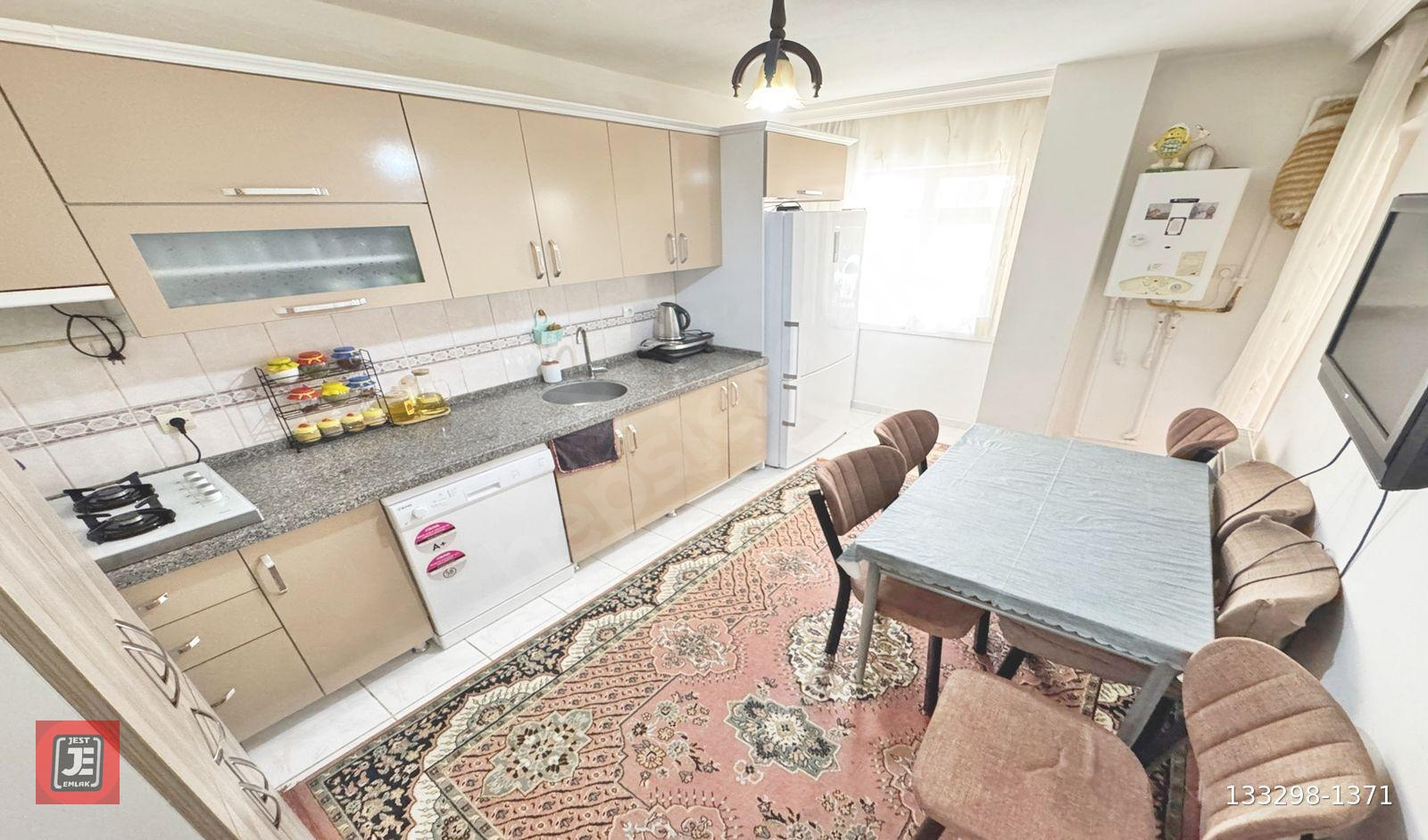 ATAPARK GÖBEKTE PAZAR YERİ DİBİ Y.GİRİŞ 2+1 GENİŞ BALKONLU DAİRE