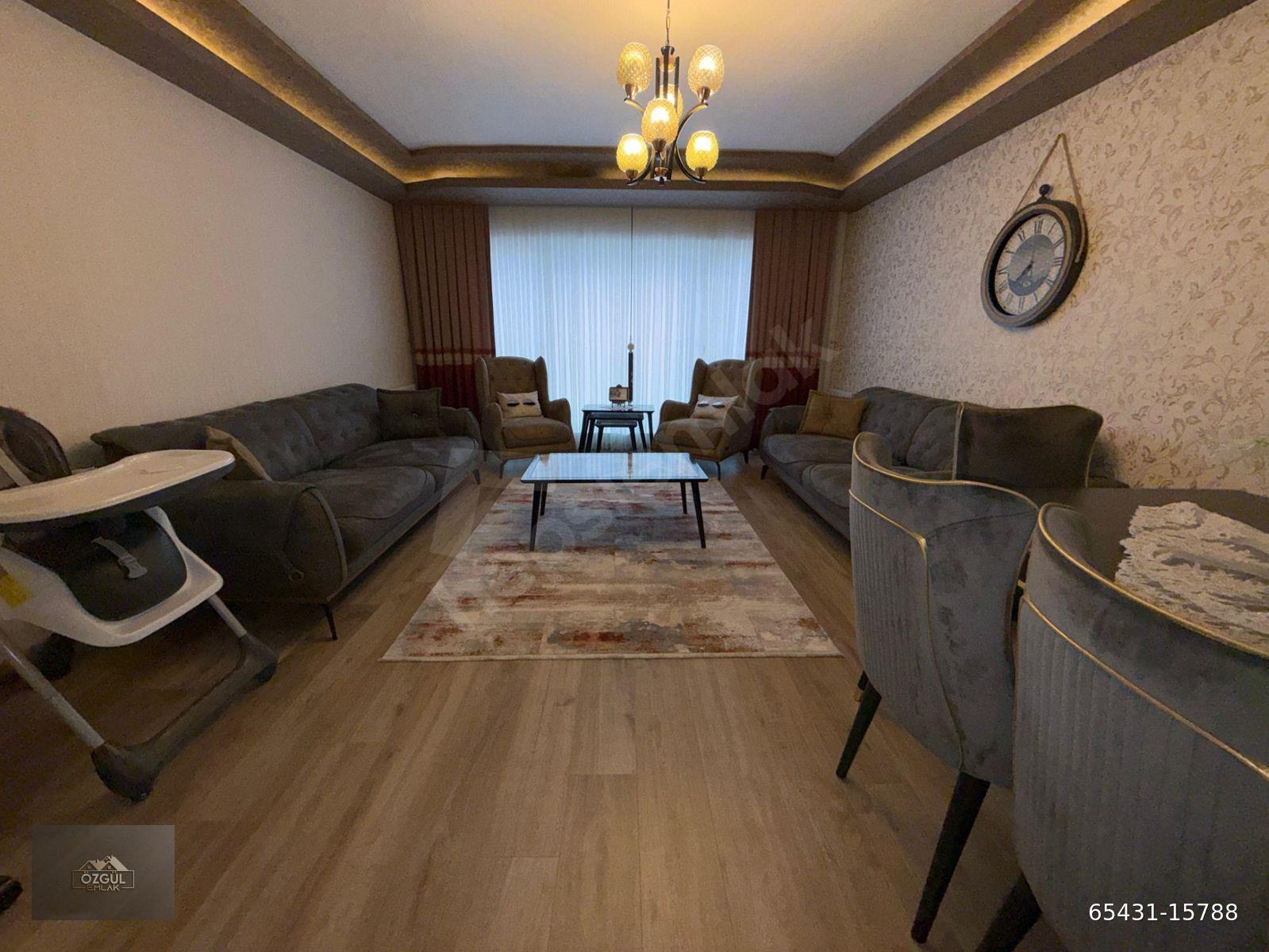 ÖZGÜL EMLAK'tan LÜX SİTEDE ÇİFT BANYOLU KİLERLİ G.ODALI FULL YAPILI ARA KAT 4+1 DAİRE