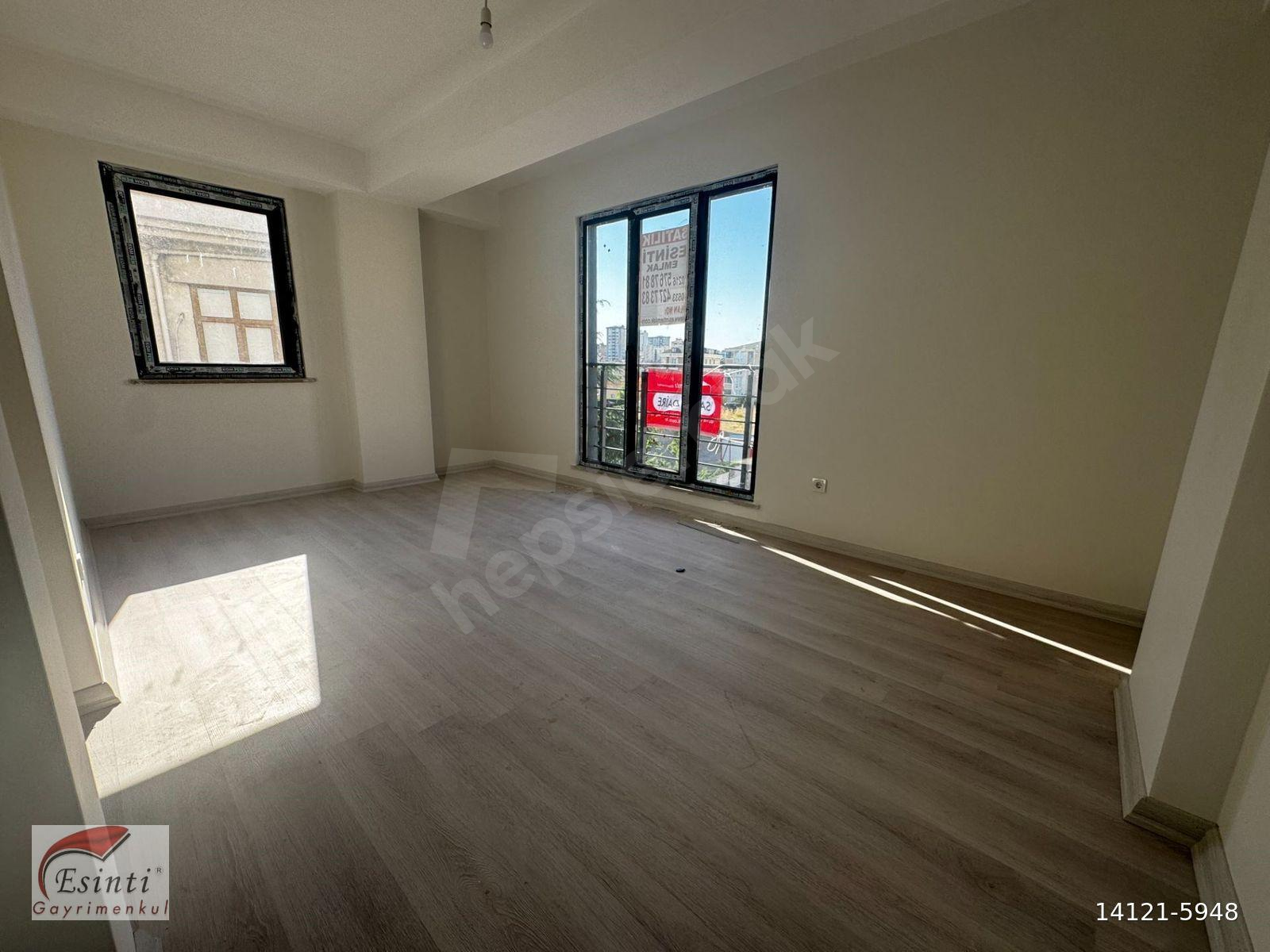 *ATAŞEHİR İNÖNÜ METROYA YAKIN ARAKAT SIFIR 2+1 SATILIK DAİRE