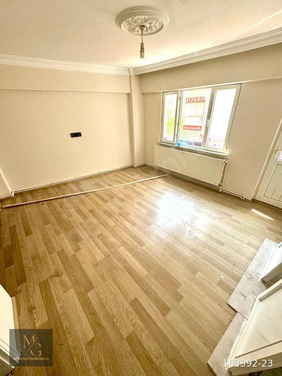 Bandırma Mita Gayrimenkulden Dere Mahallesinde Ordu Caddesinde Ara Kat 3+1 Kiralık Daire