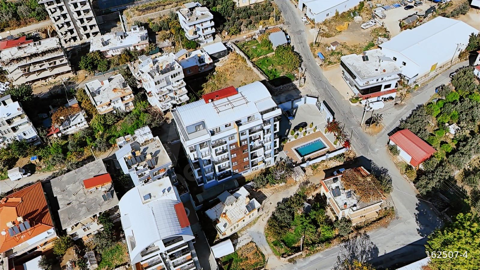 DOĞA İLE İÇ İÇE, HAVUZ CEPHELİ, HİÇ OTURULMAMIŞ MODERN 1+1 DAİRE