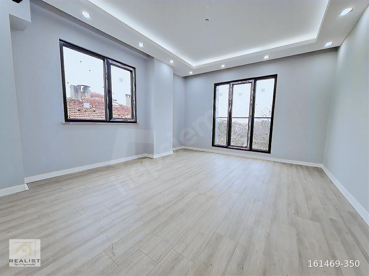 SIRASÖĞÜTLER MAH. MARMARAY YAKINI ASANSÖRLÜ 2+1 ARAKAT DAİRE