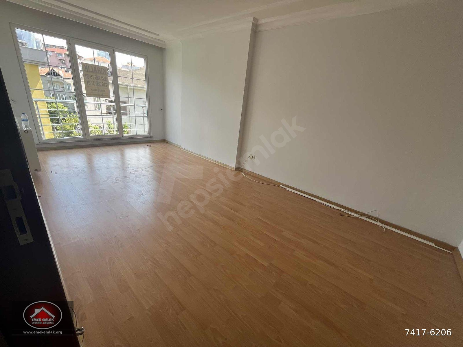 EMEKTEN FİNANSKENTE 5 DK MESAFEDE 2008 YAPIMI KOMBİLİ 140 M2 3+1