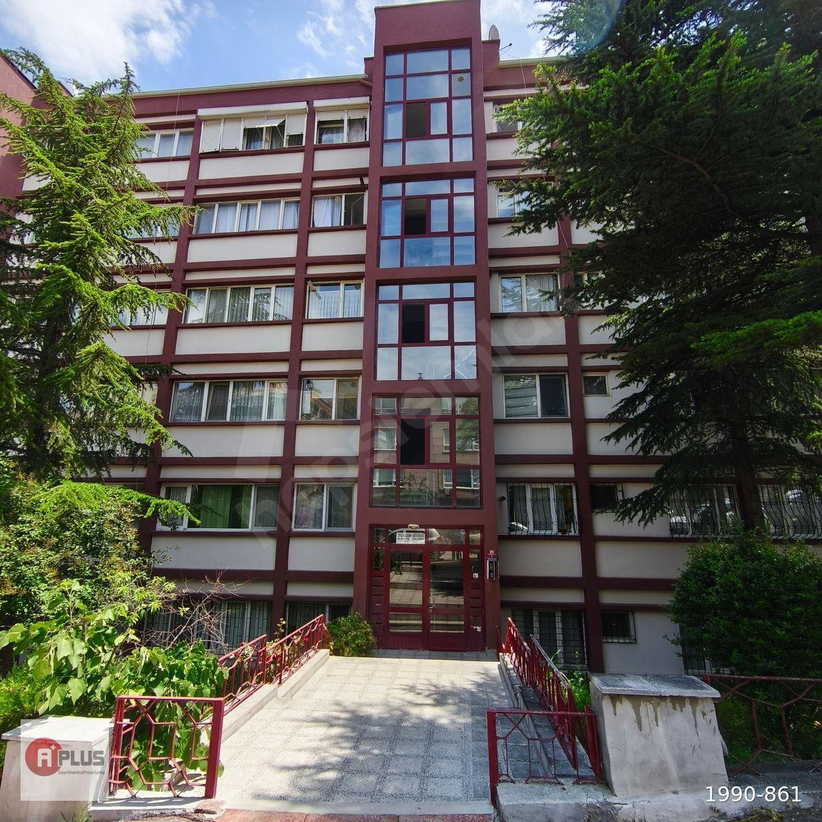 REFİK BELENDİR SK.SİTE İÇİNDE ÖNÜ AÇIK, FERAH 2+1 KİRALIK DAİRE