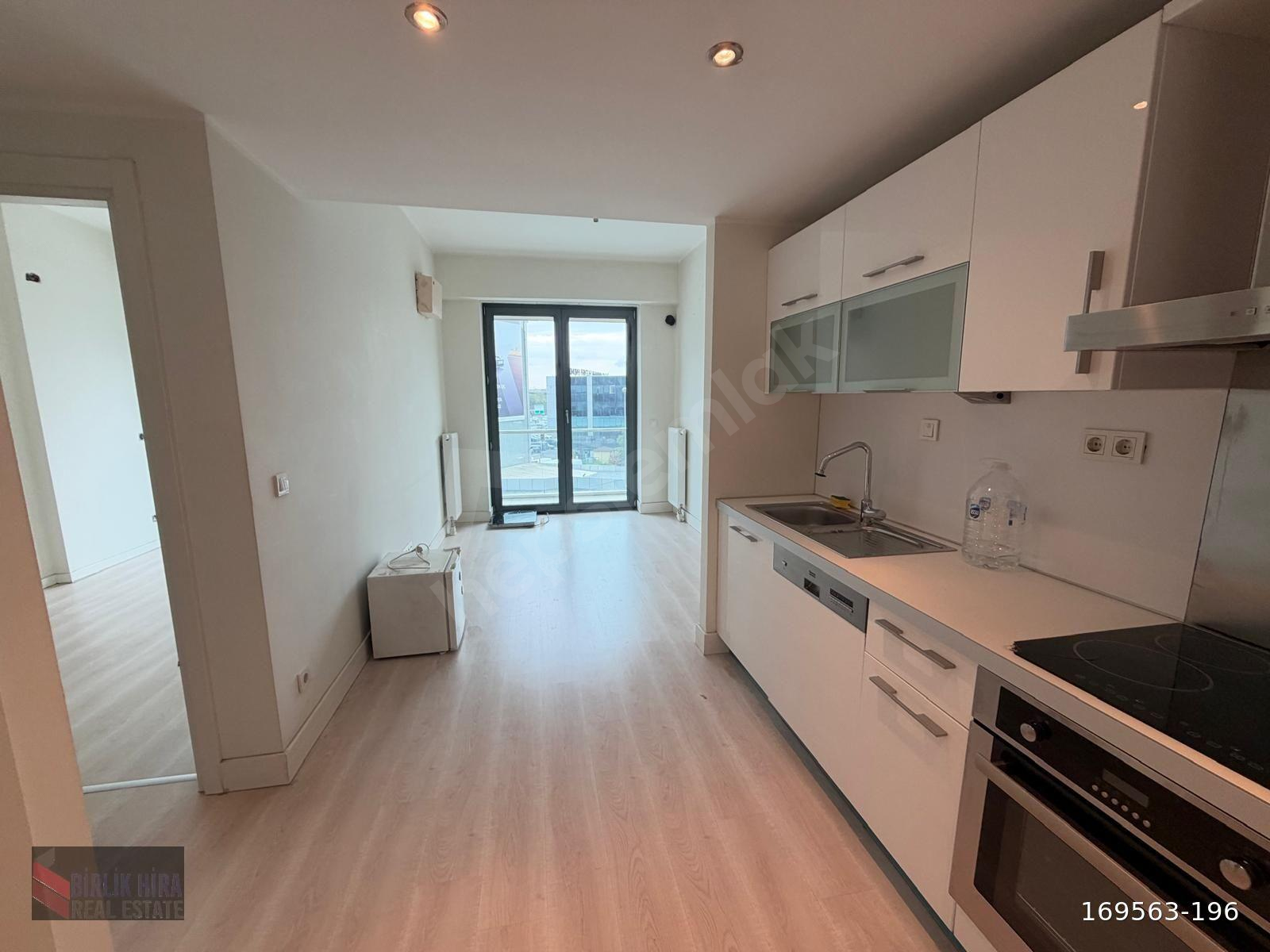 BATIŞEHİR HİRA'DAN KİRALIK TEMİZ 1+1 BOŞ DAİRE