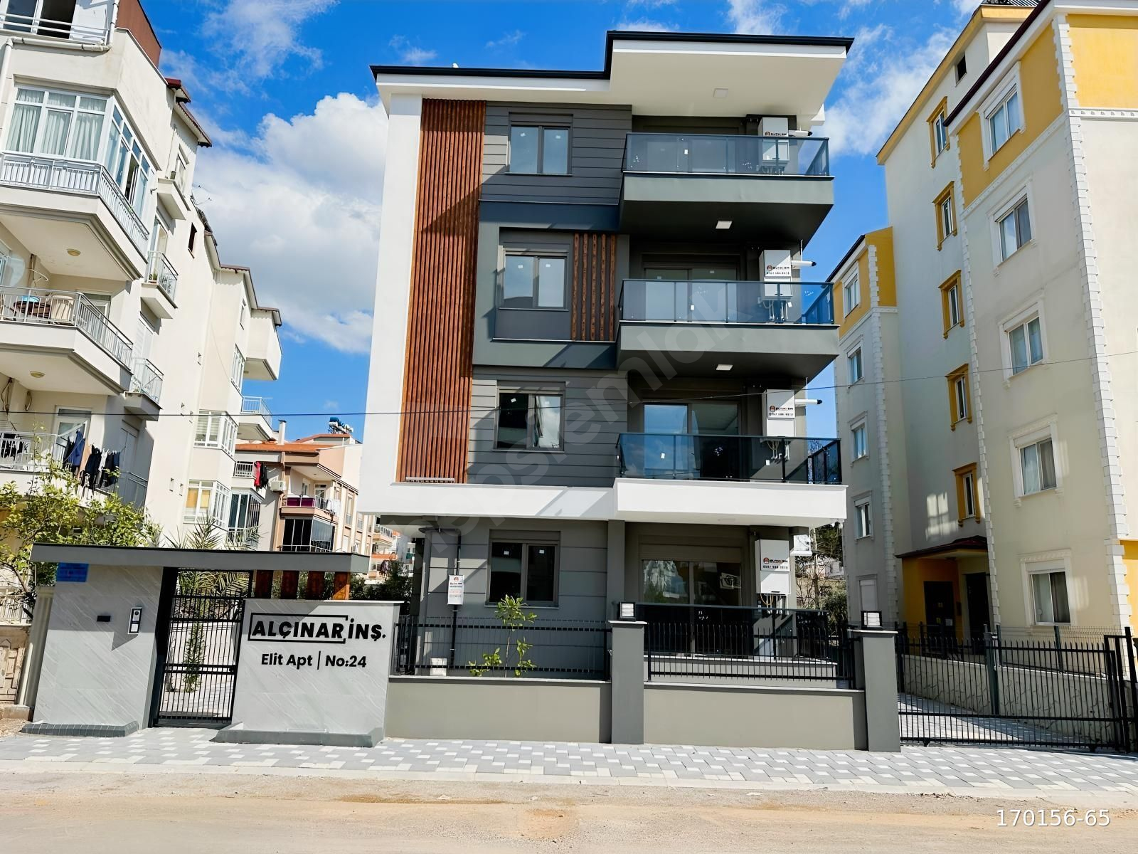 YENİKÖY'DE 2+1 AYRI MUTFAK E. BANYOLU YERDEN ISITMA DOĞALGAZ'LI