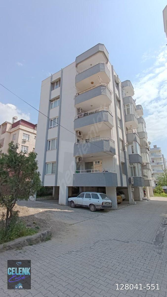 ÇELENK EMLAK'DAN GAZİ İLKOKUL KARŞISI SATILIK GENİŞ 3+1 DAİRE