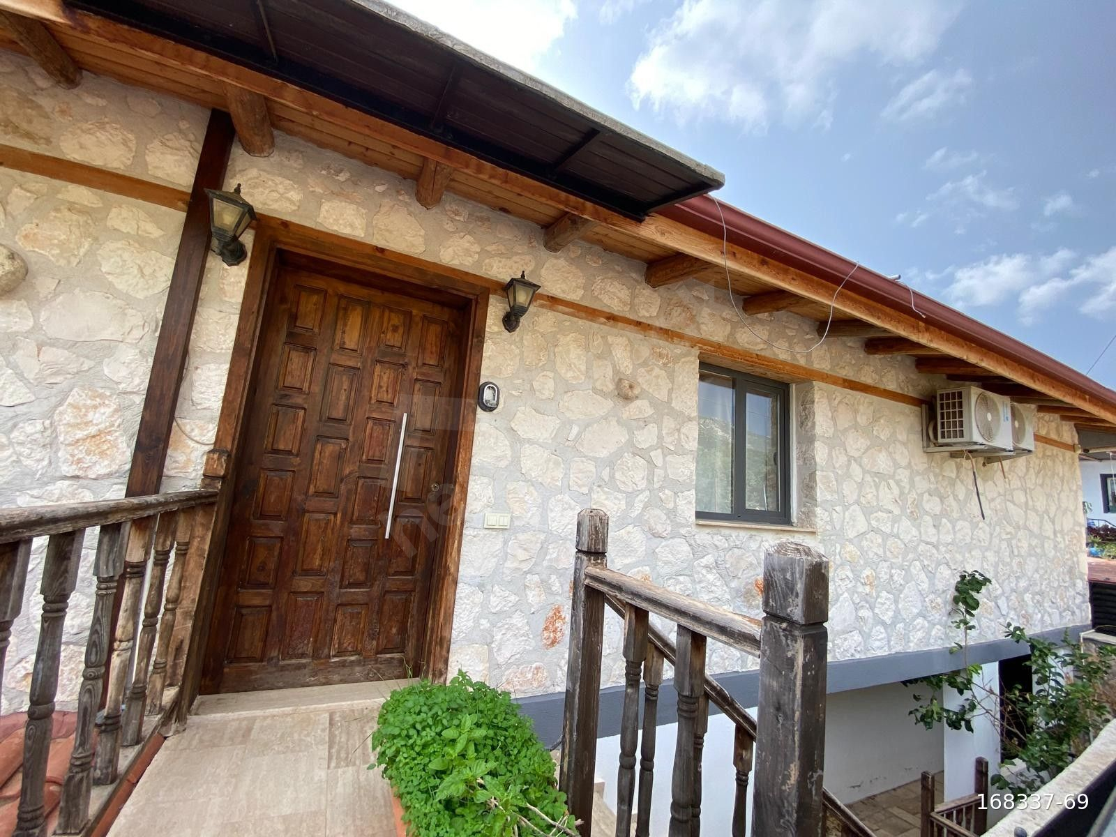 ANTALYA KAŞ KALKAN'DA SATILIK 2 ADET BAĞIMSIZ TAŞ DAİRE