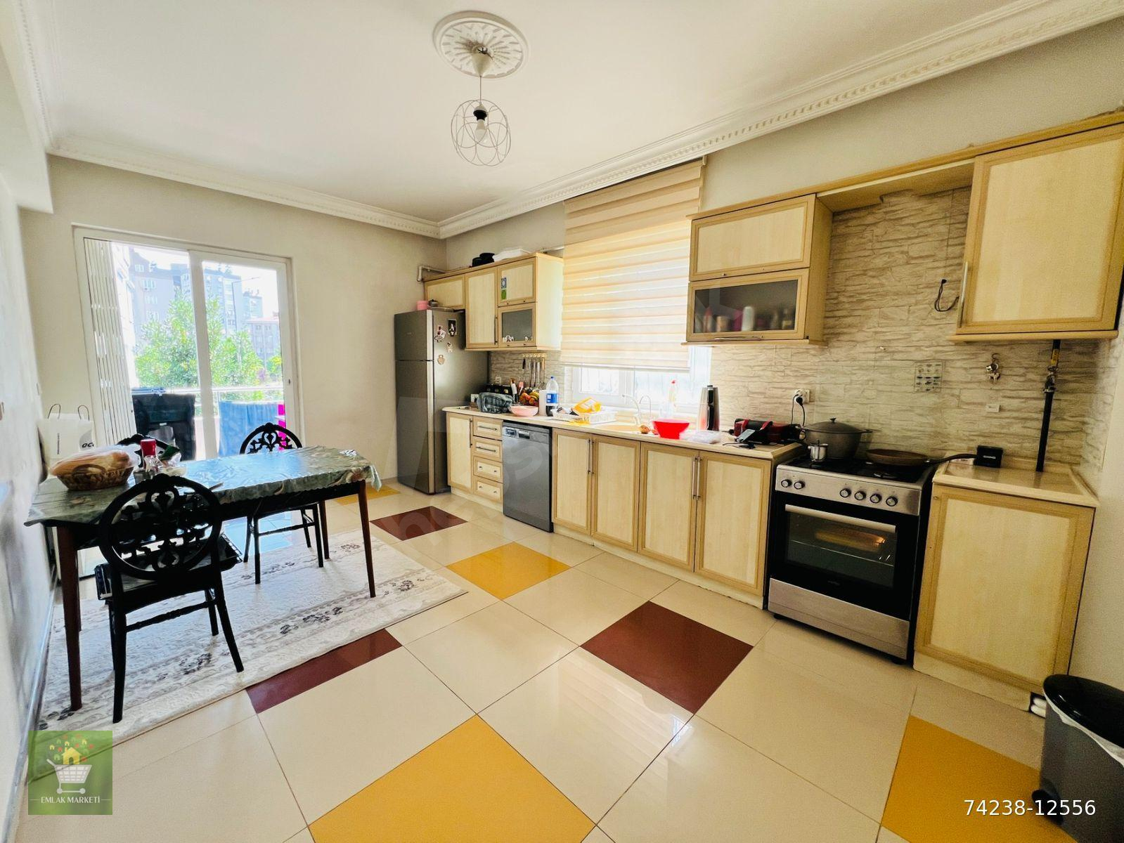 12.CADDE 'DE SİTE İÇERİSİNDE, ARAKAT GENİŞ VE KONFORLU 3+1 DAİRE