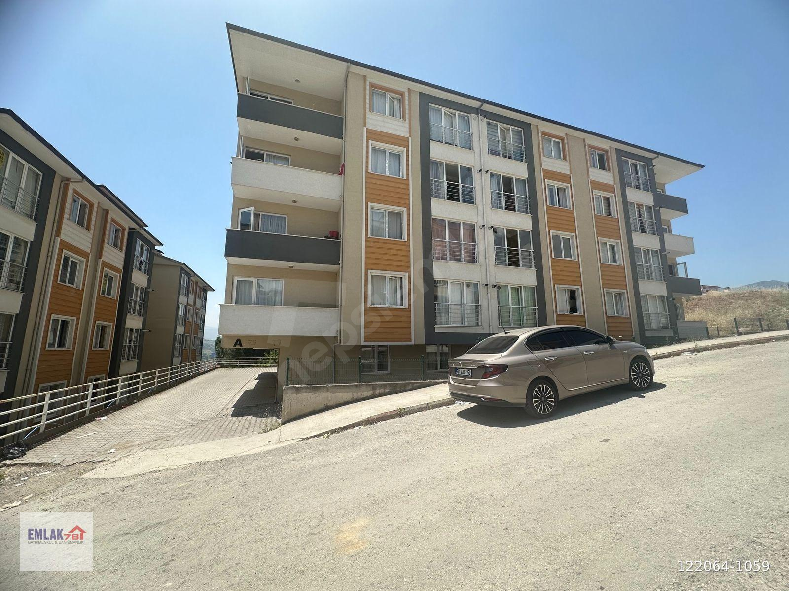 100.YIL MAHALLESİNDE SATILIK EŞYALI 1+1 DAİRE