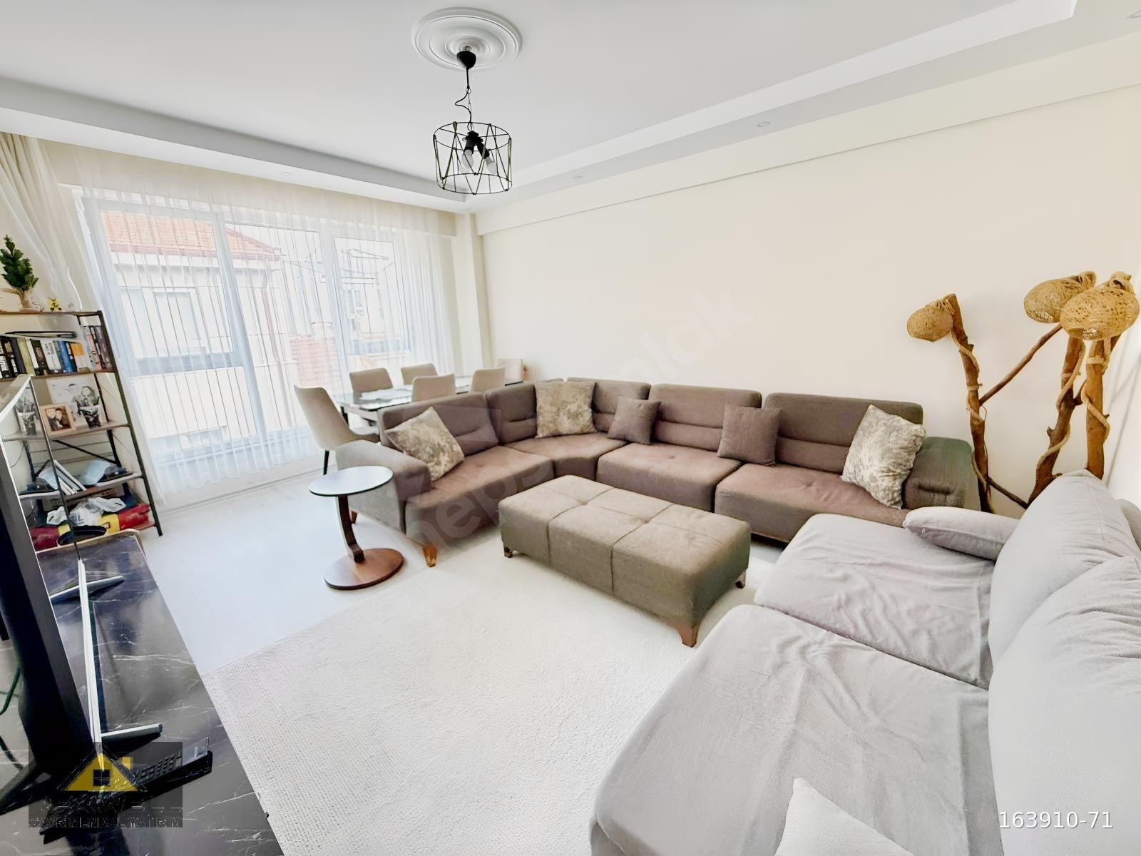 REXWELL'den ÇAMLICA MH ASANSÖRLÜ BALKONLU GENİŞ 2+1