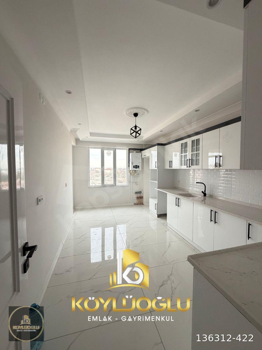 KÖYLÜOĞLU EMLAK'tan KULU ÇARŞI MERKEZİ - MERKEZ CAMİİ KARŞISINDA SATILIK 3+1 DAİRE!