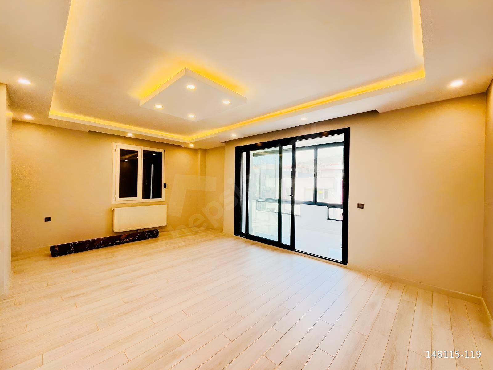CUMHURİYET MAHALLESİNDE SATILIK 200 M2 ULTRA LÜX DAİRE