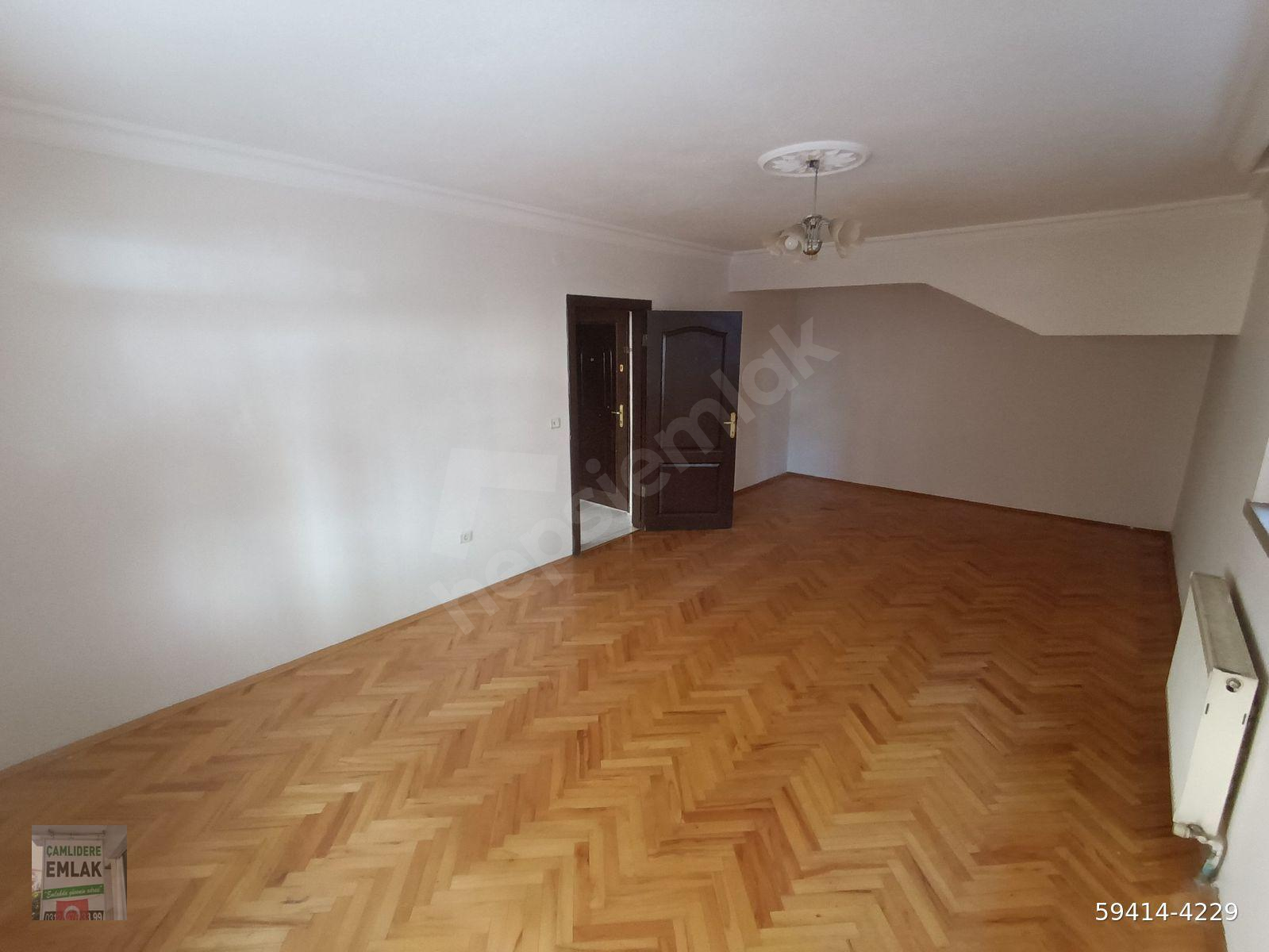 ÇAMLIDERE EMLAKTAN **BOŞ DAİRE**MERKEZDE SÜPER KONUM 110M2 3+1 BALKONLU YARIM KOT AYDINLIK DAİRE