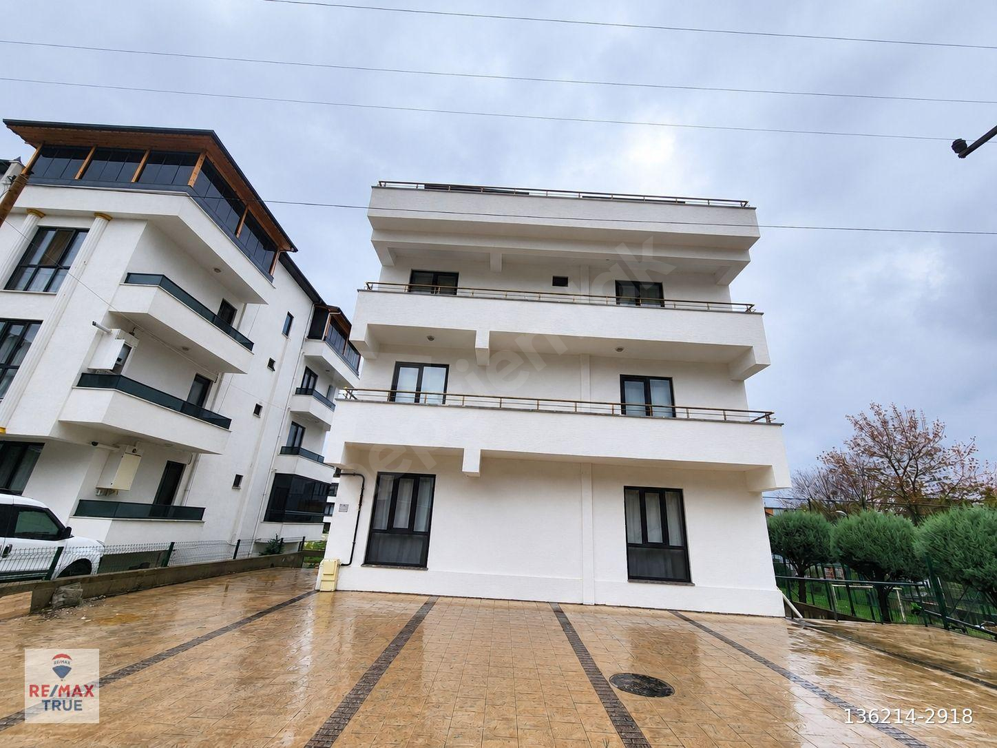Başiskele Yeşilyurt'ta 3+1 kiralık Daire