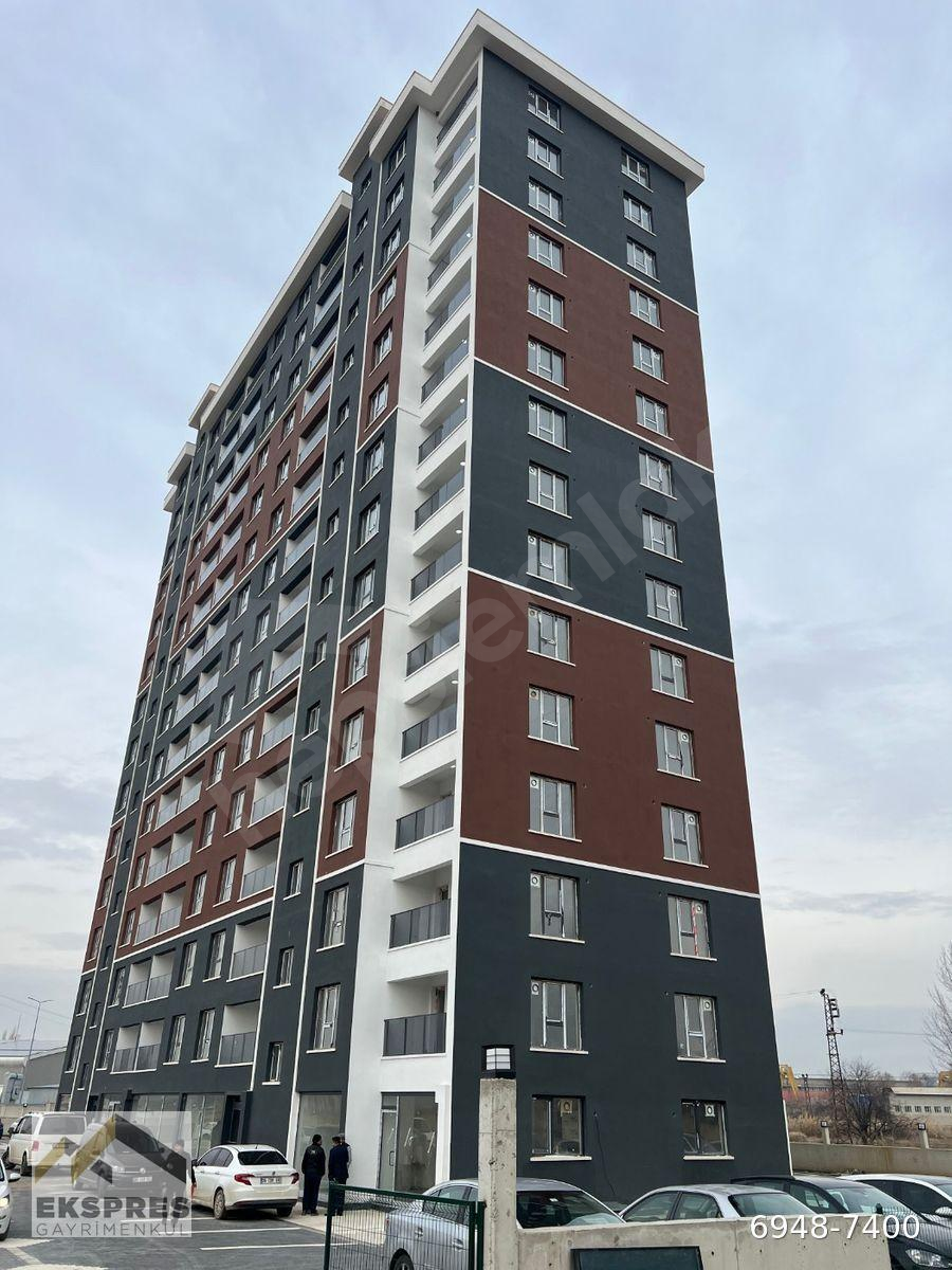 ESENBOĞA HAVA ALANINA CEPHE PROTOKOL YOLUNDA LÜKS EŞYALI 1+1 45M2 KİRALIK DAİRE