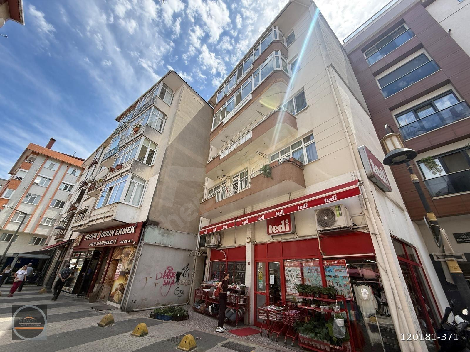 Maltepe Yatırımlık Çarşı/Pazar Merkezinde Kİracılı 3+1 Satılık Daire