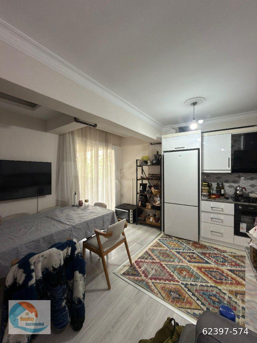 Bayraklı Adalet Mahallesi Cadde Yakını Arakat Konforlu Doğalgazlı Ferah Satılık 3+1 Daire