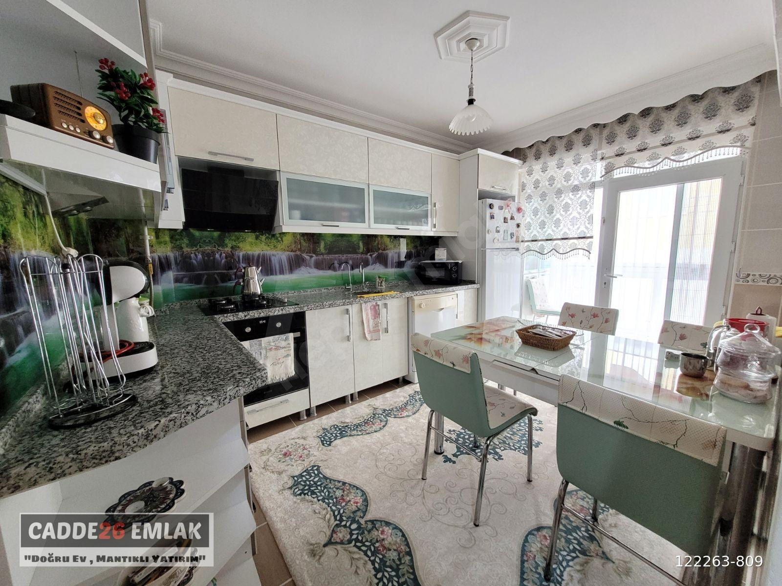 CADDE26 DAN AÇELYA TRANVAY DURAĞININ DİBİNDE SATILIK 2+1 DAİRE