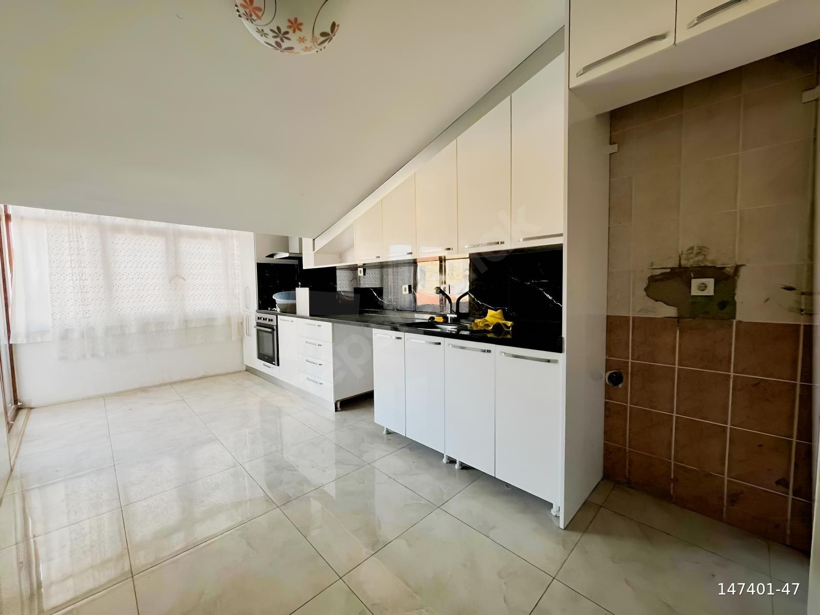 PREMAR'DAN YENİBOSNA MERKEZDE GENİŞ 2+1 DAİRE