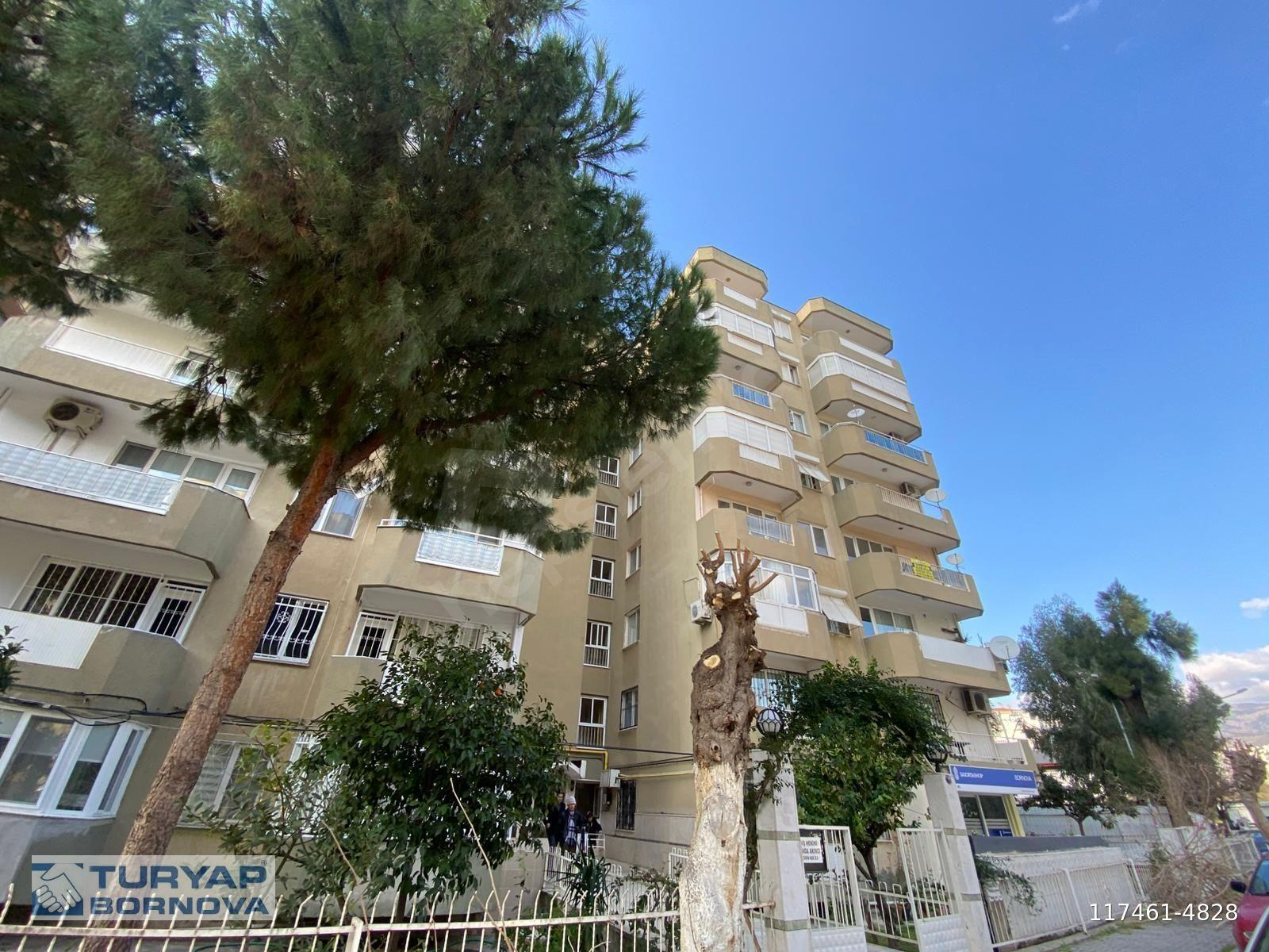 Turyap Bornova'dan Merkezi Konumda Kiralık Ara Kat 3+1 Daire