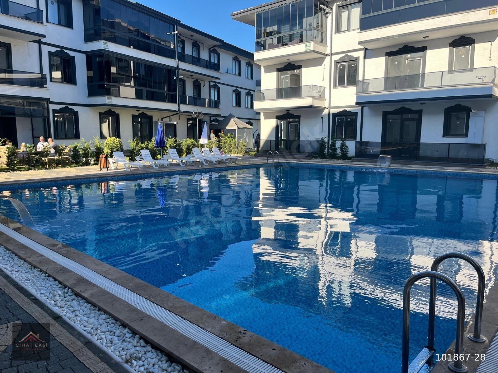 CİHAT EKŞİ'DEN HAVUZLU SİTEDE MODERN VE FERAH 2+1 FIRSATI !!!