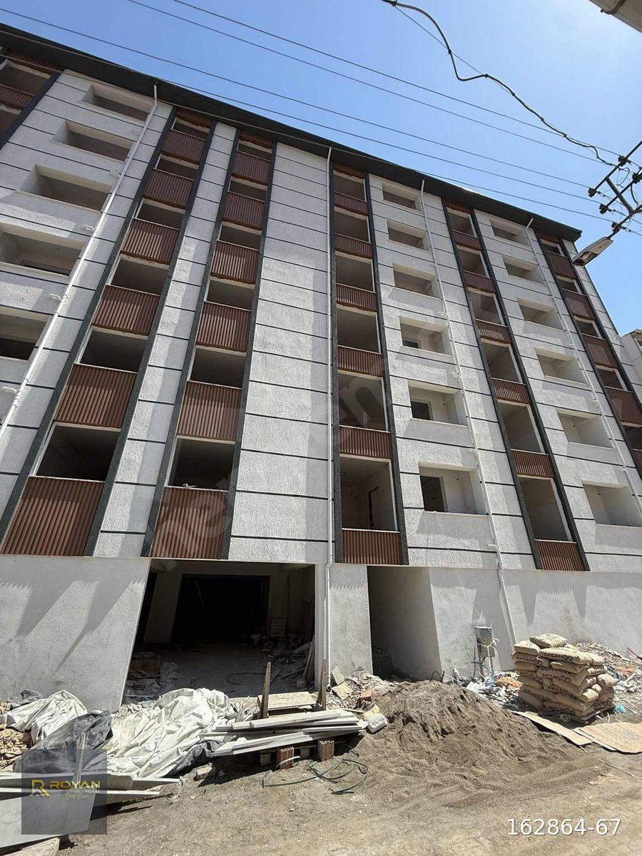 ÇİÇEKLİDE TAKSİ DURAĞIN KARŞI 2+1 ASANSÖRLÜ ARA KAT