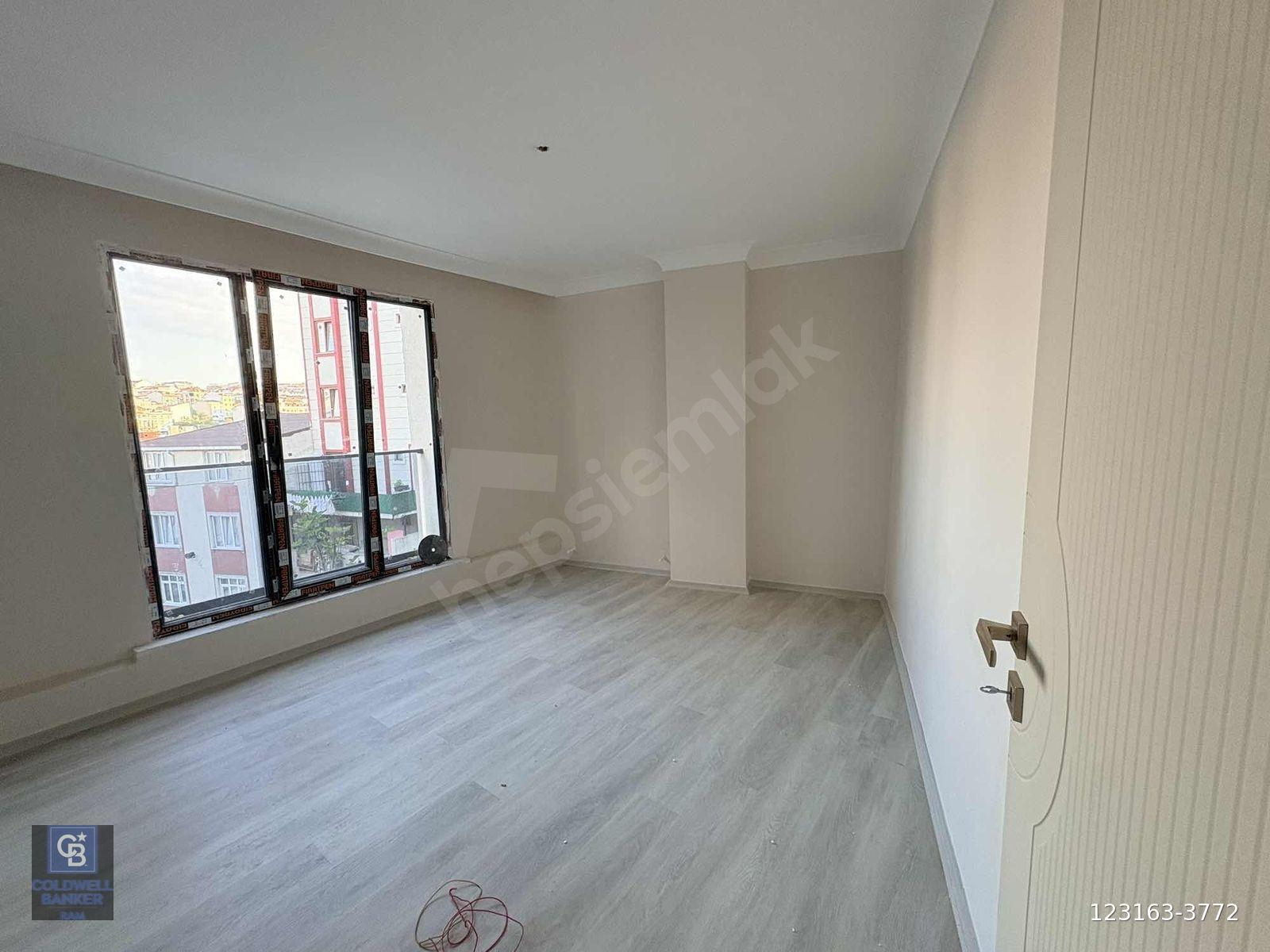 ARNAVUTKÖY İSLAMBEY MAHALLESİNDE UYGUN SIFIR 2+1