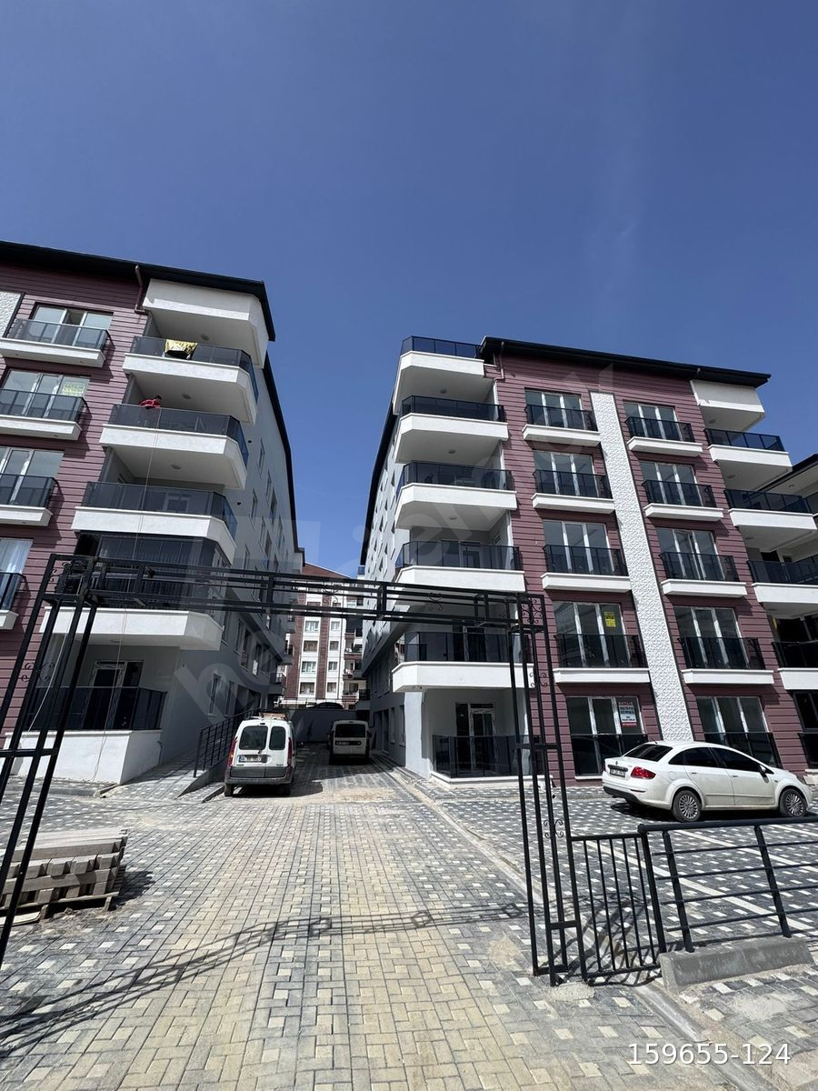 BAĞLUM'DA CADDE ÜSTÜ ARAKAT DAİRE