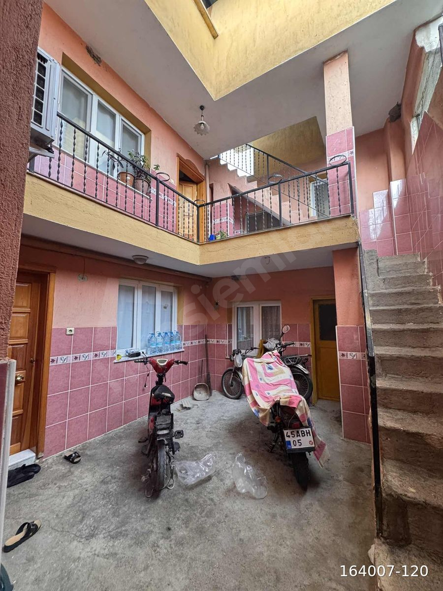 MANİSA TURGUTLU İSTASYONALTI M MÜSTAKİL 2 KATLI SATILIK DAİRE