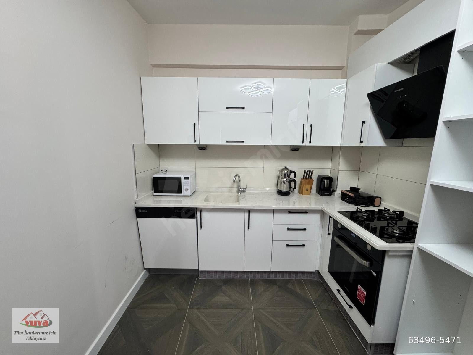 ACIBADEM HST.BÖLGESİNDE HERŞEY DAHİL-FULL EŞYALI KİRALIK 3+1 DAİRE