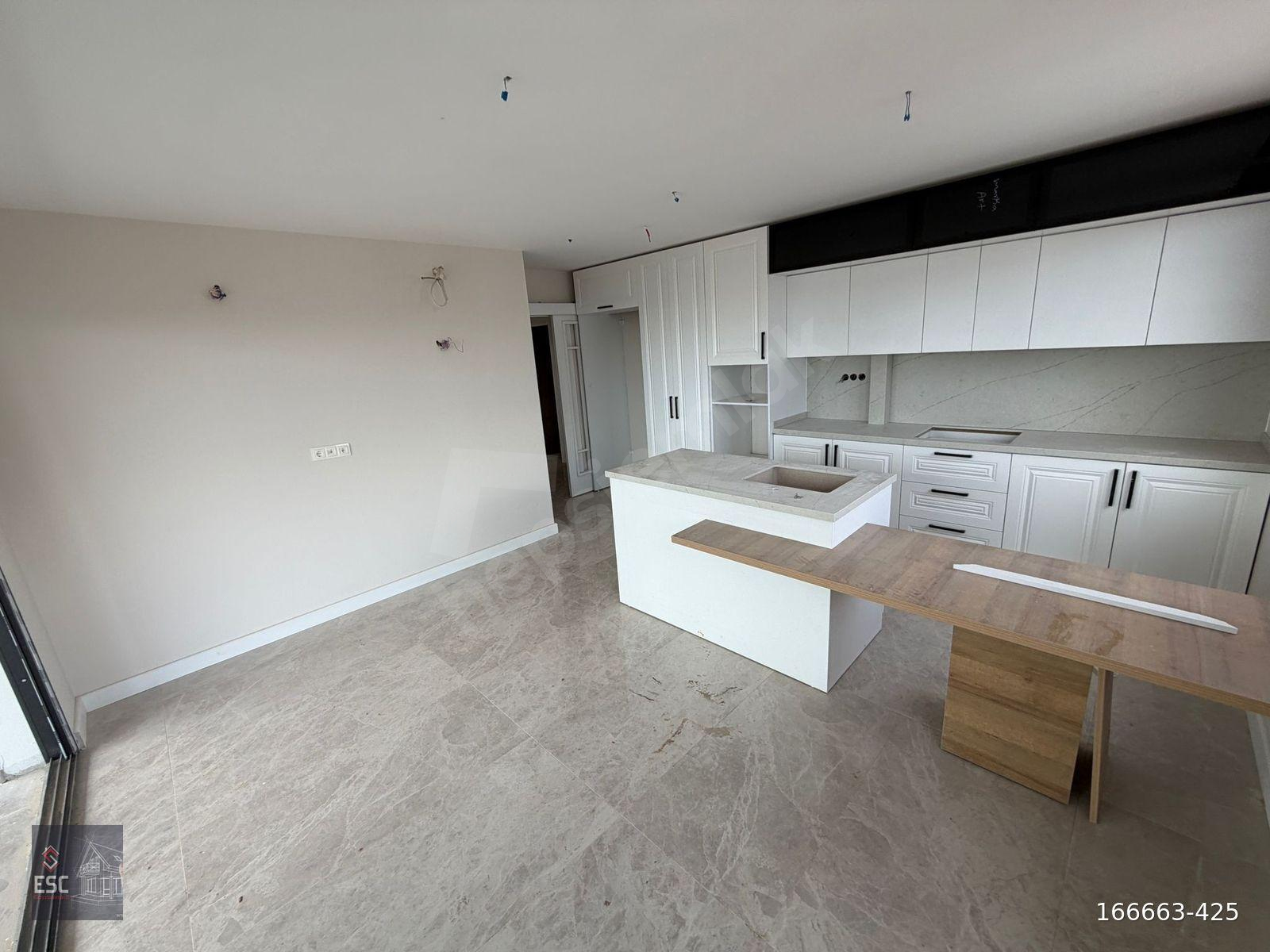 ESC'DEN EŞSİZ BİR YAŞAM TARZI YATAY MİMARİ 4+1 DAİRE ESC2406