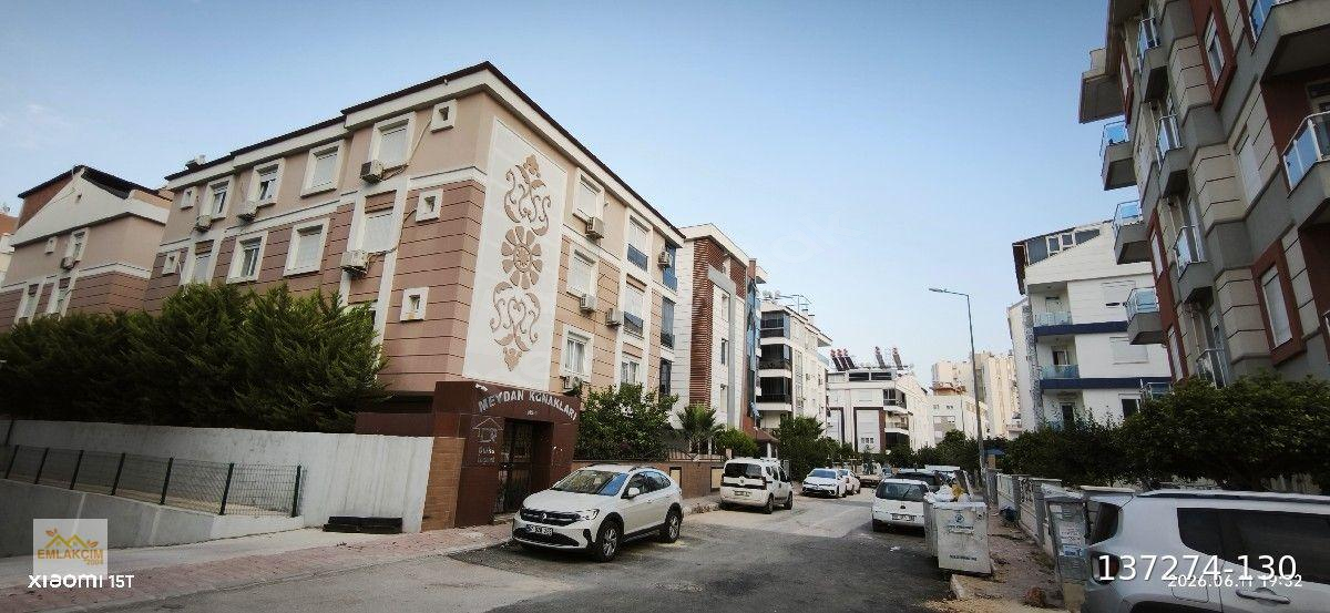 Yüzme havuzlu sitede full eşyalı Lüx daire