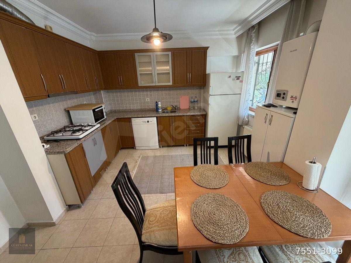 GÜVENDEN KURTULUŞTA GENÇ BİNADA GENİŞ 2+1 KOMBİLİ EŞYALI DAİRE