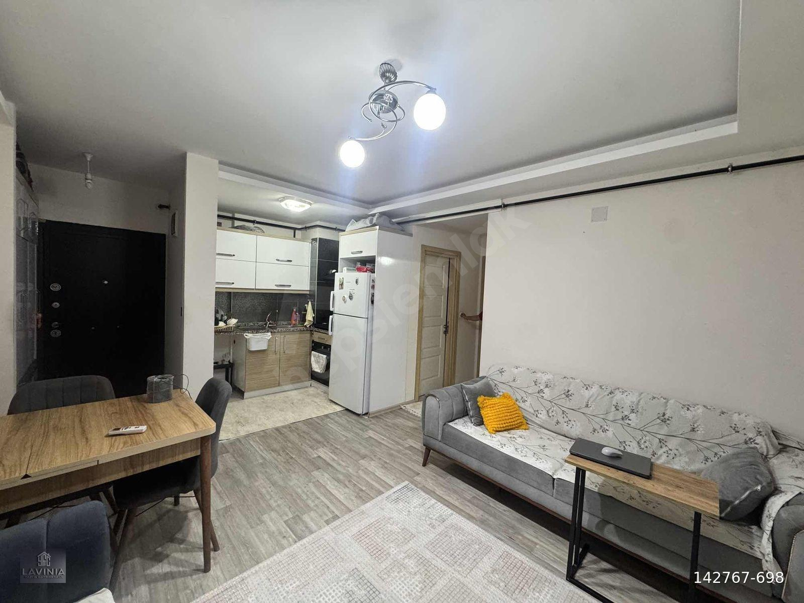 BEYAZEVLER'DE CADDEYE YAKIN YATAY MİMARİ 2+1 SATILIK DAİRE