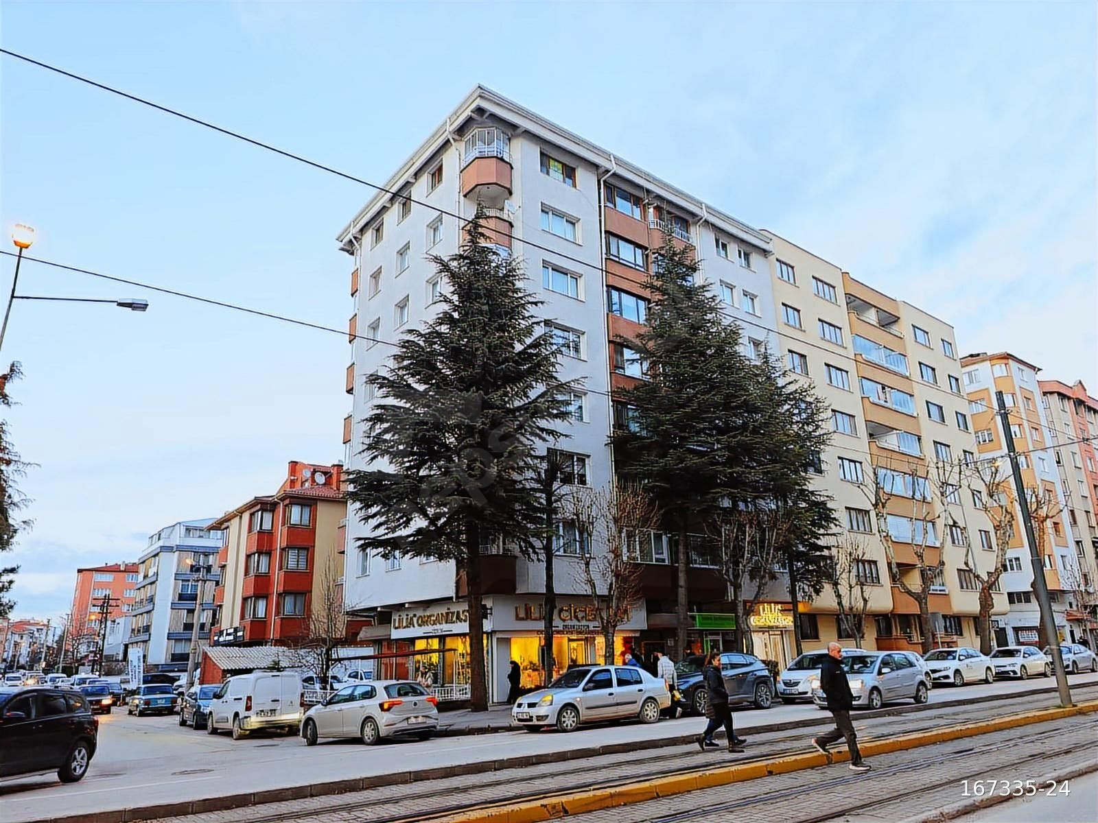 TURYAP SÖĞÜTÖNÜ'NDEN ÖĞRETMENLER CADDESİ ÜZERİ KİRALIK 3+1 DAİRE