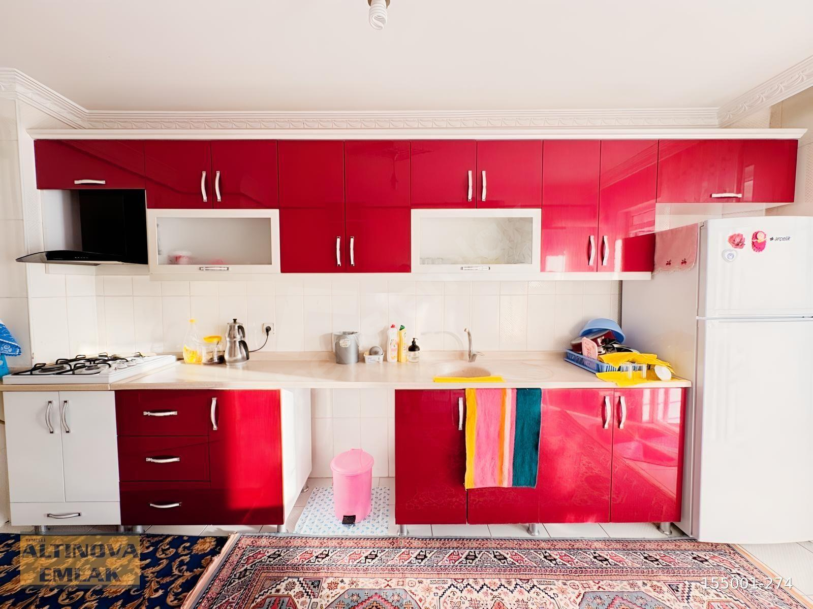 YILDIZTEPE'DE, 1. KAT, 140 M2, 3+1, ÇOK GENİŞ DAİRE!