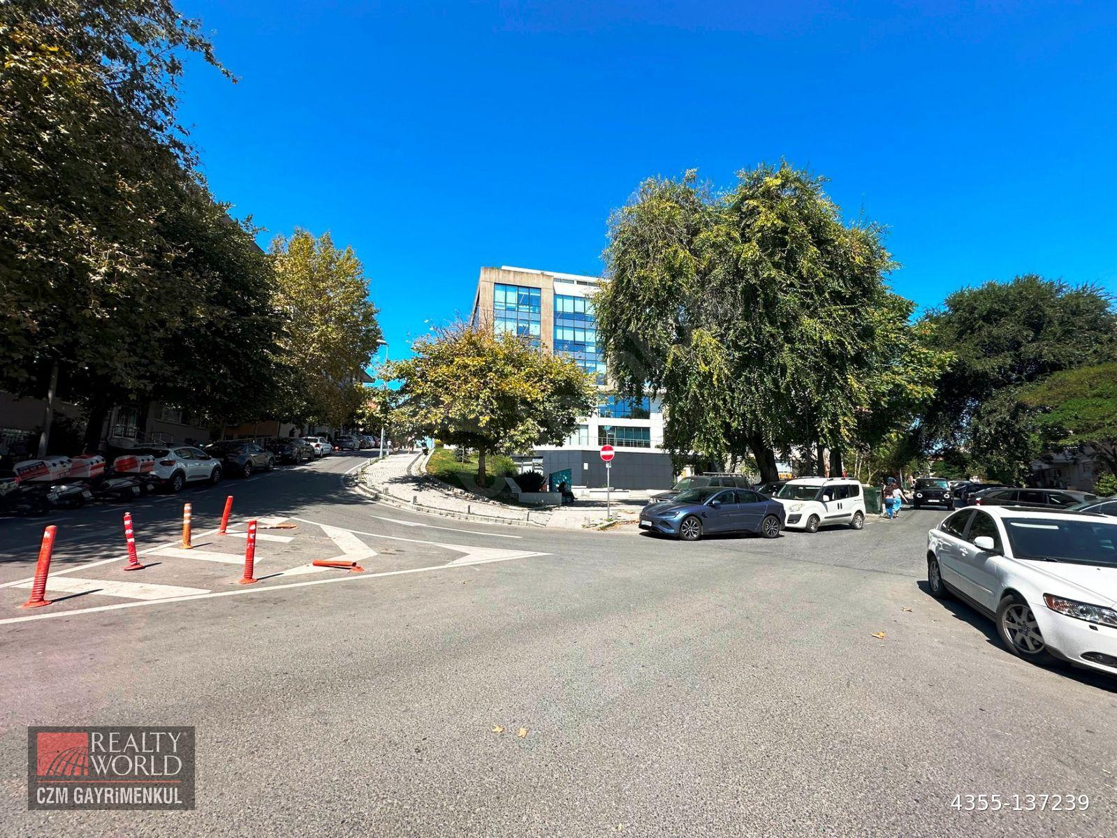 ZORLU CENTER AVM YAKINI 90m2 BALKONLU FERAH ARA KAT KİRALIK 2+1
