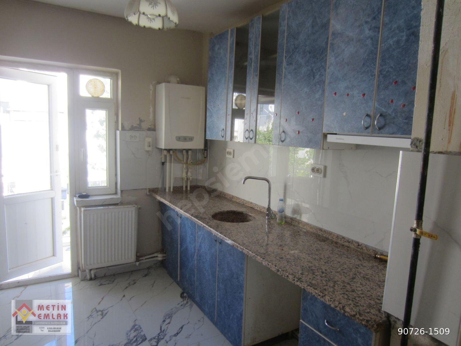seyranbağları'nda. katta. 3+1kombili. daire. bol. Güneşli