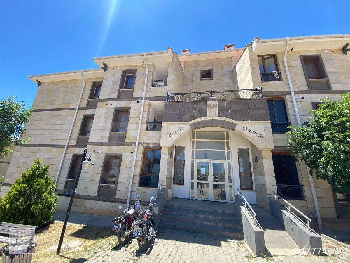 NEVŞEHIR AVANOS TOKİ‘DE AVANOS KAÇMAZ EMLAK’TAN SATILIK 3 + 1 DAIRE