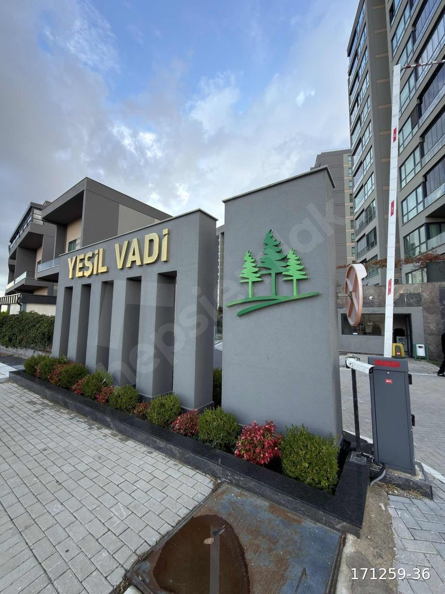 YEŞİL VADİ SİTESİ 91 DAİRE İÇİNDE TEK SATILIK 4+1 273m2 DAİRE