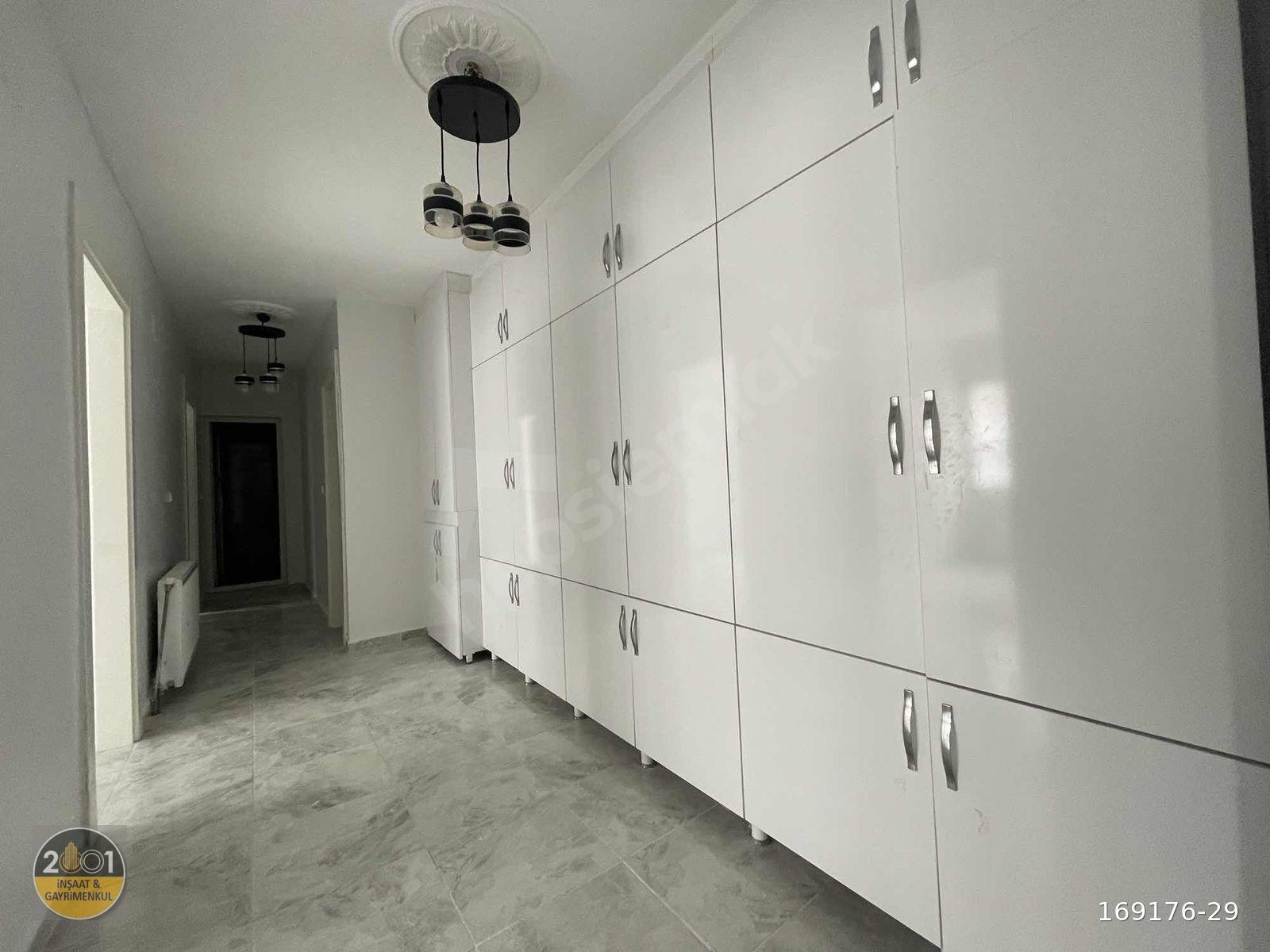 ÜNİVERSİTE BULVARI TRAMVAY YOLU YANI BAKIMLI KİRALIK 2+1 DAİRE