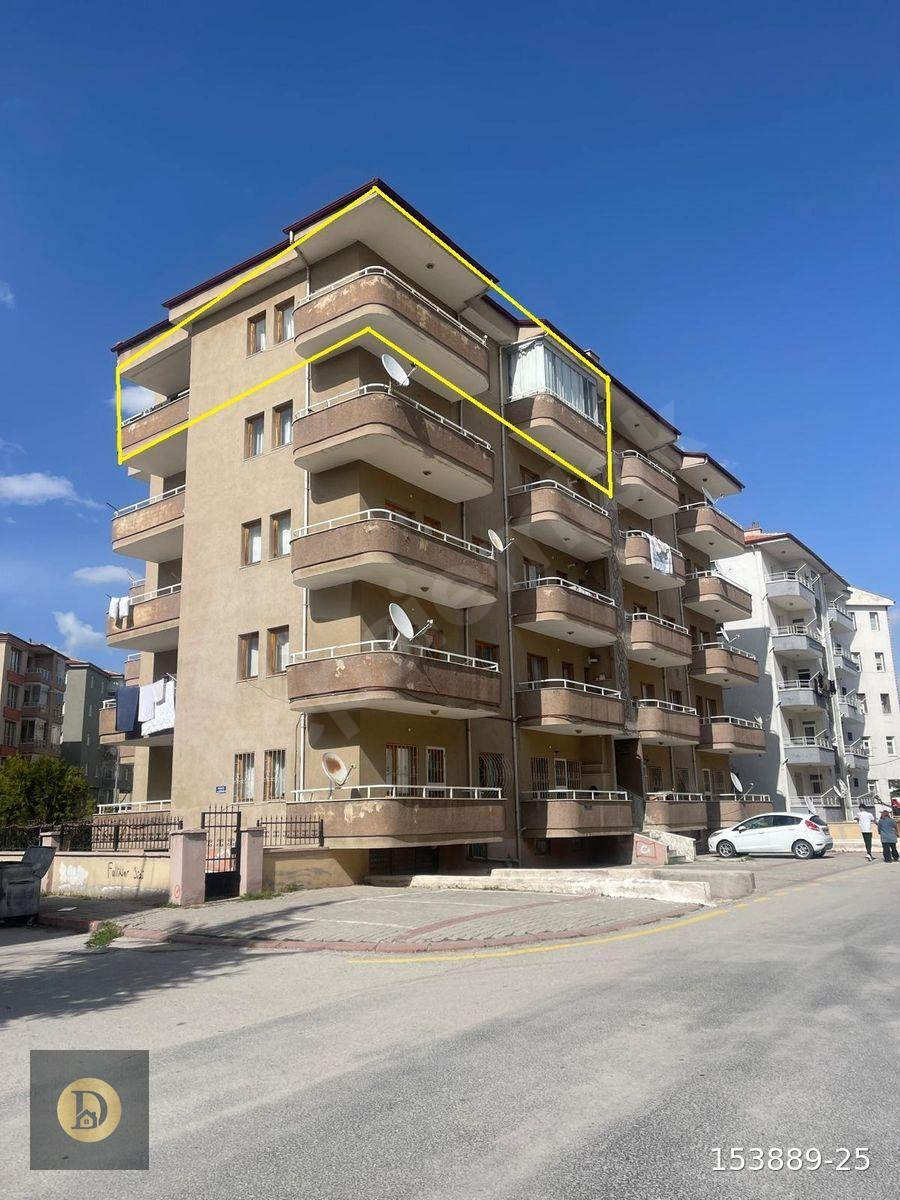 DORA GAYRİMENKUL Selçuk Sağlık Ocağı Yakını Geniş 3 Cepheli 3+1